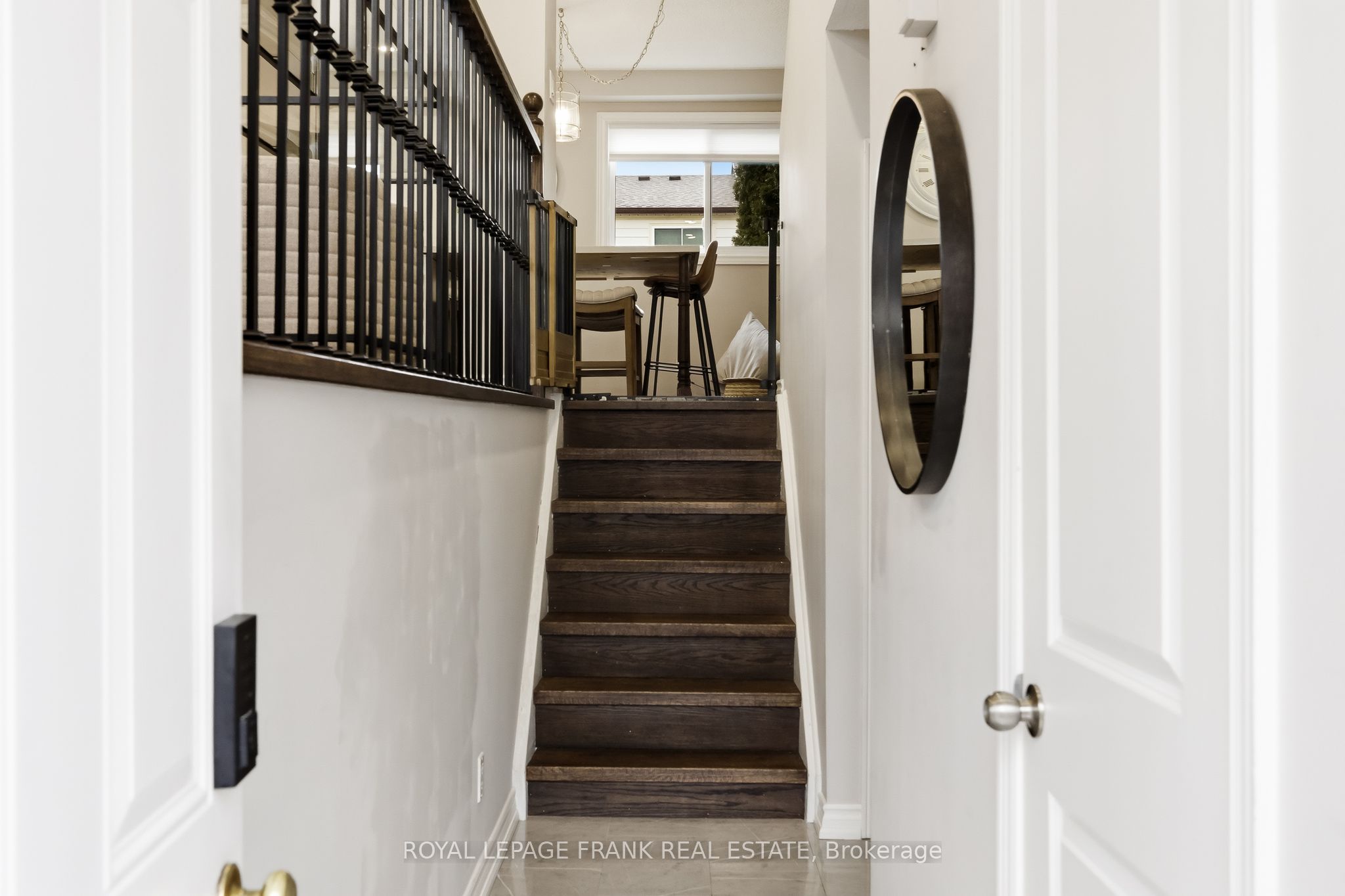 966 Adelaide Avenue E 55