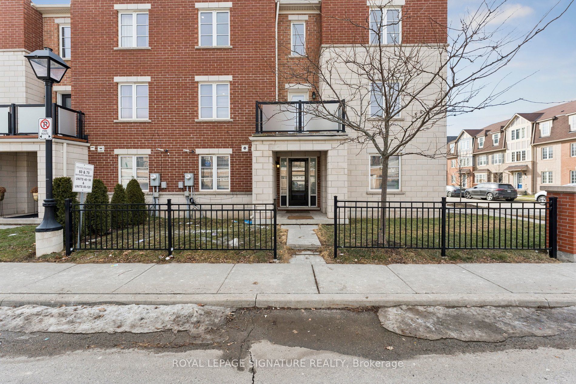 122 Baycliffe Crescent
