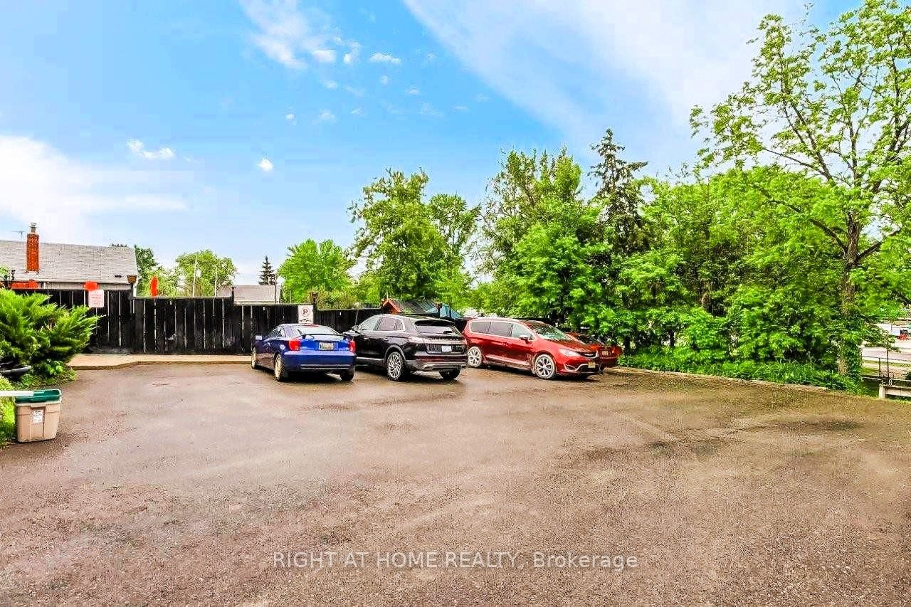 10 The Queensway N/A S