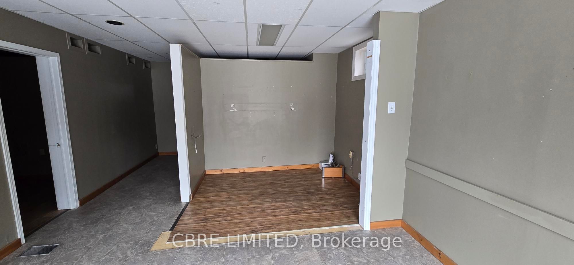 148 Waterloo Street S