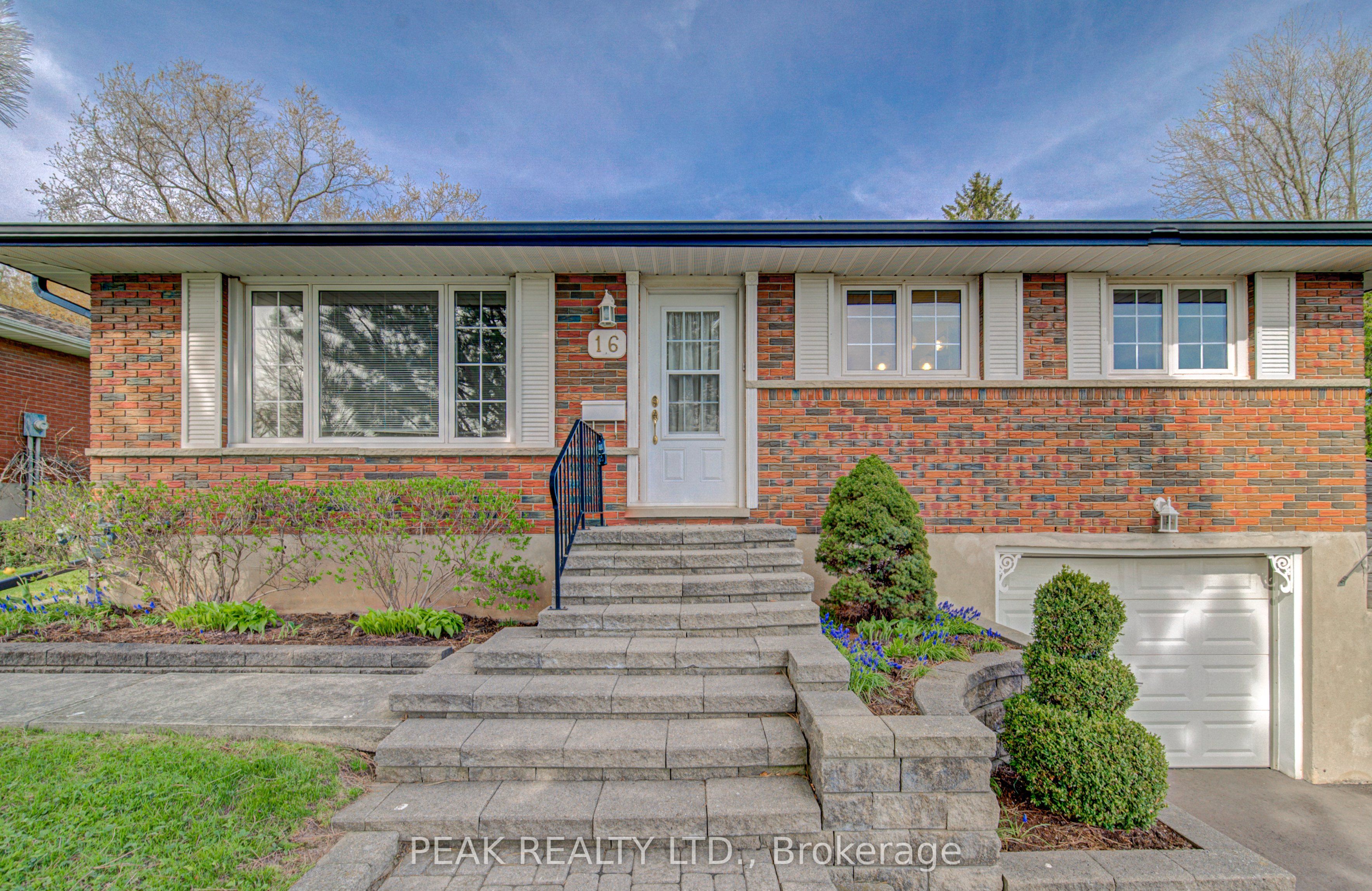 16 Centennial Crescent