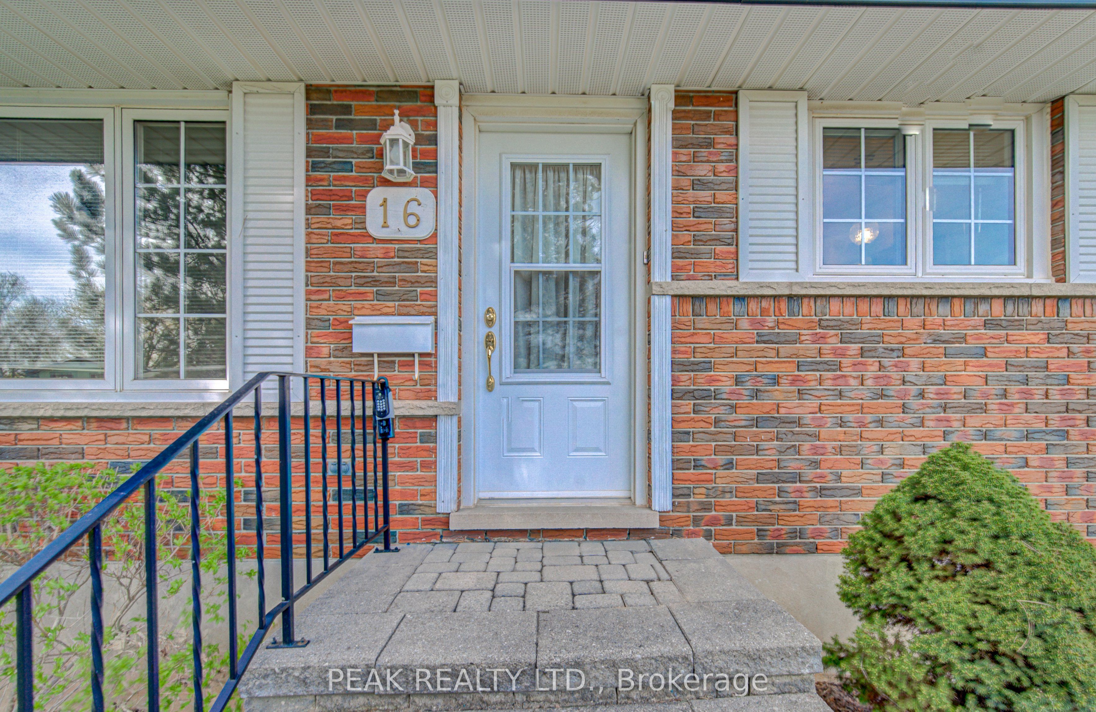 16 Centennial Crescent