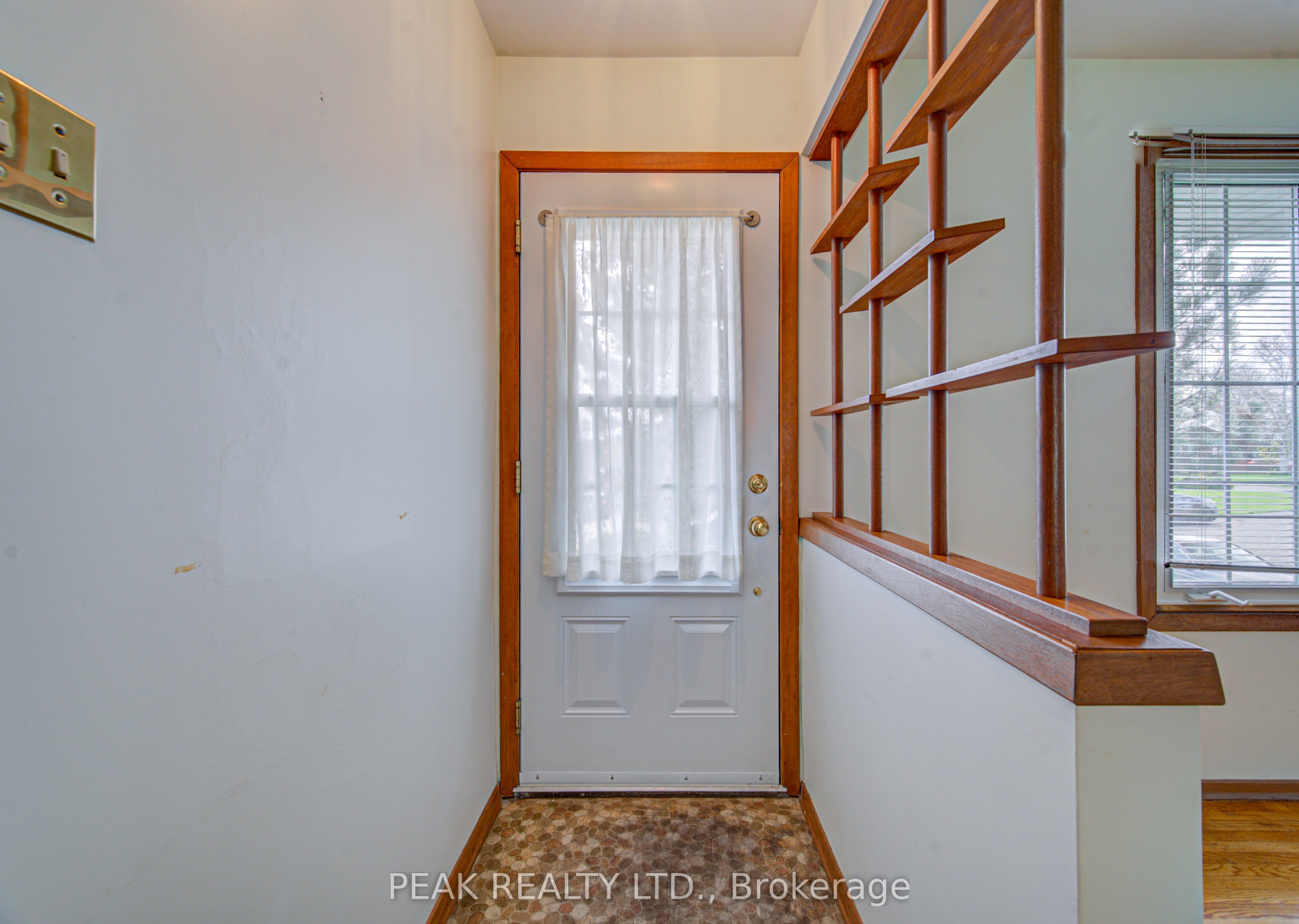 16 Centennial Crescent