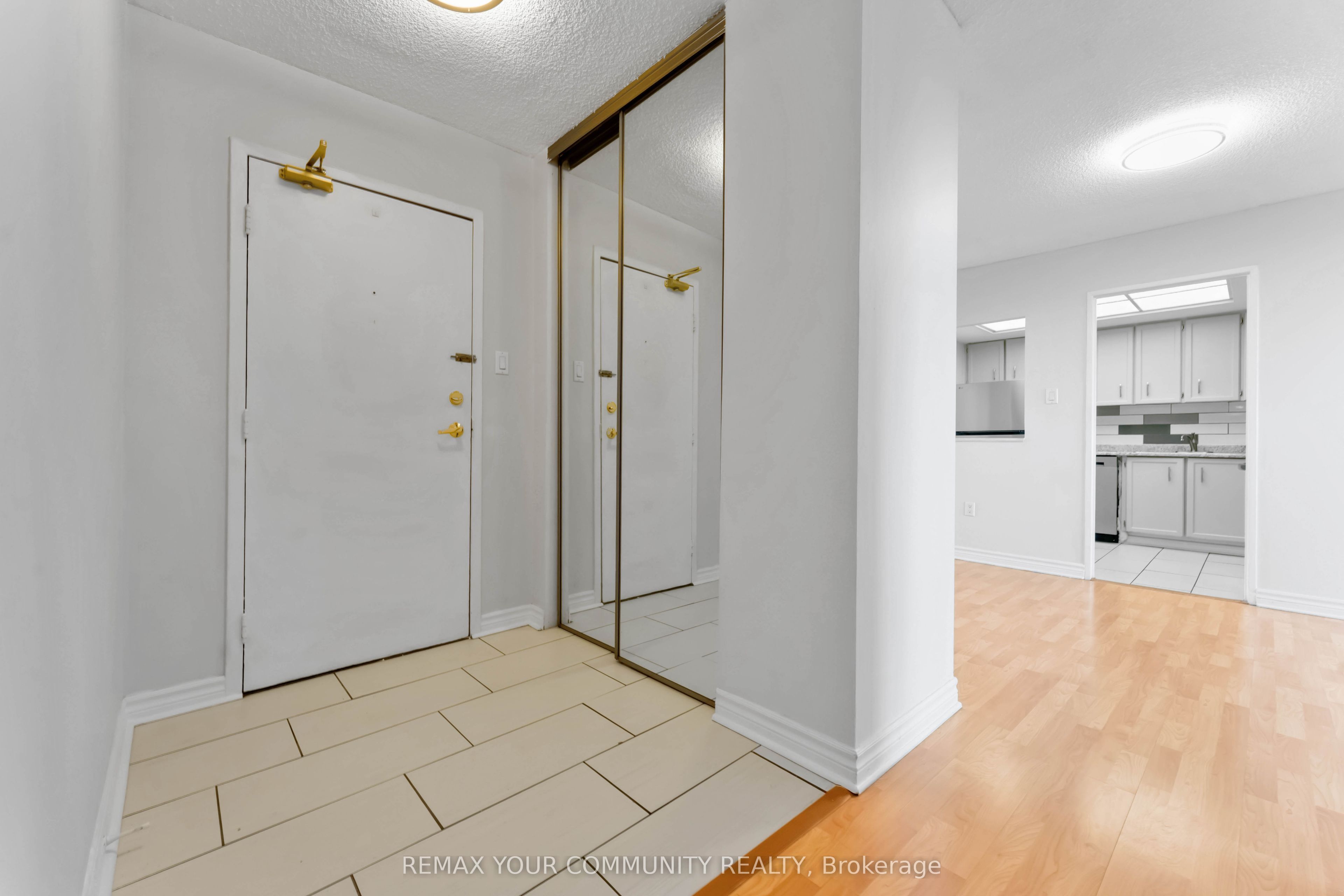 500 Laurier Avenue W 608