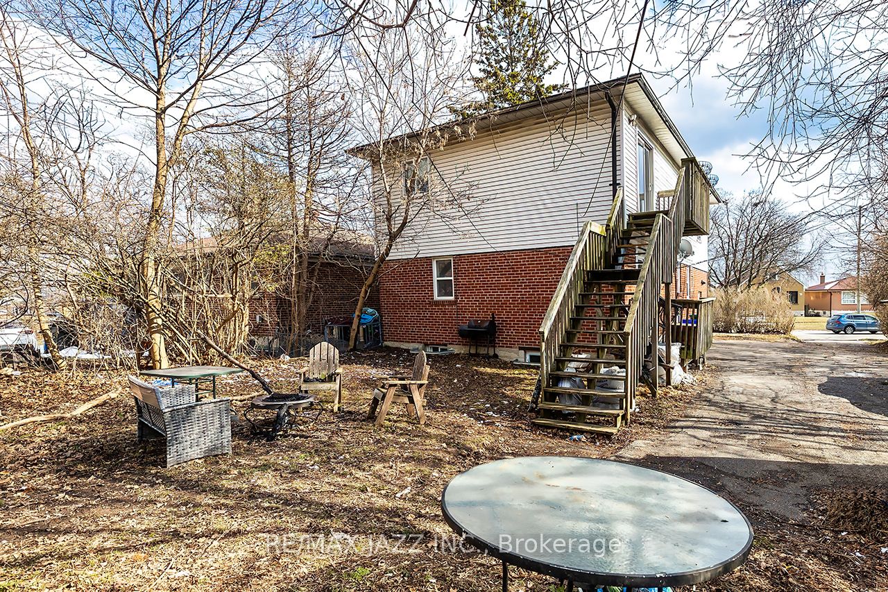 380 Phillip Murray Avenue