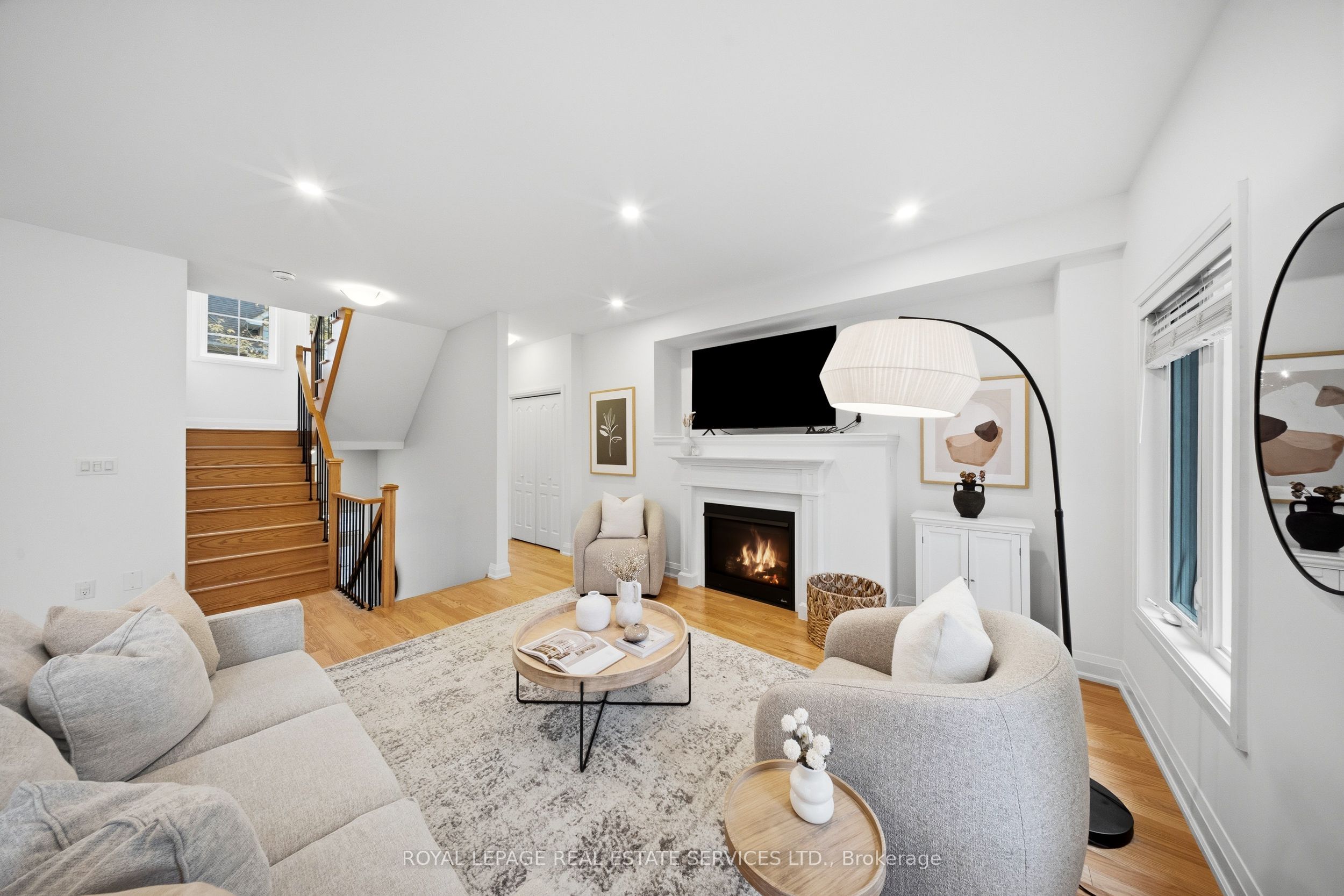 1233 Azinger Lane
