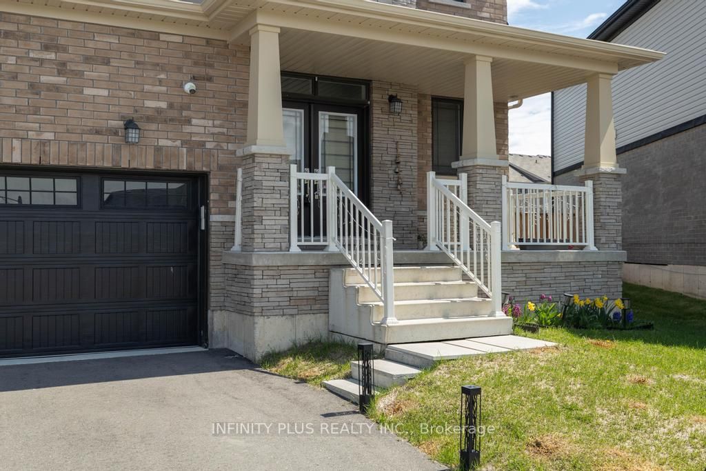 51 Santo Court W
