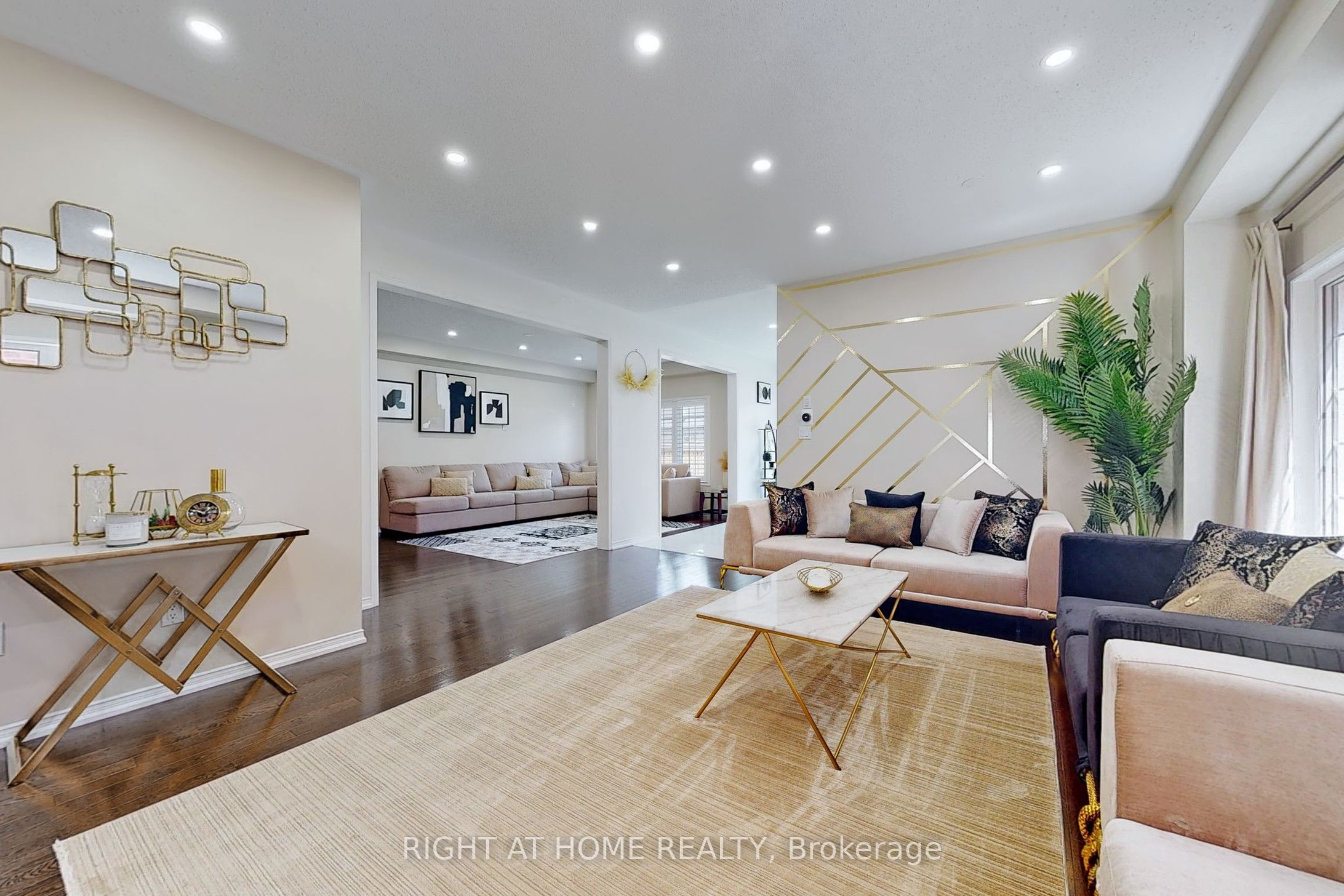 1733 FREDERICK MASON Drive E