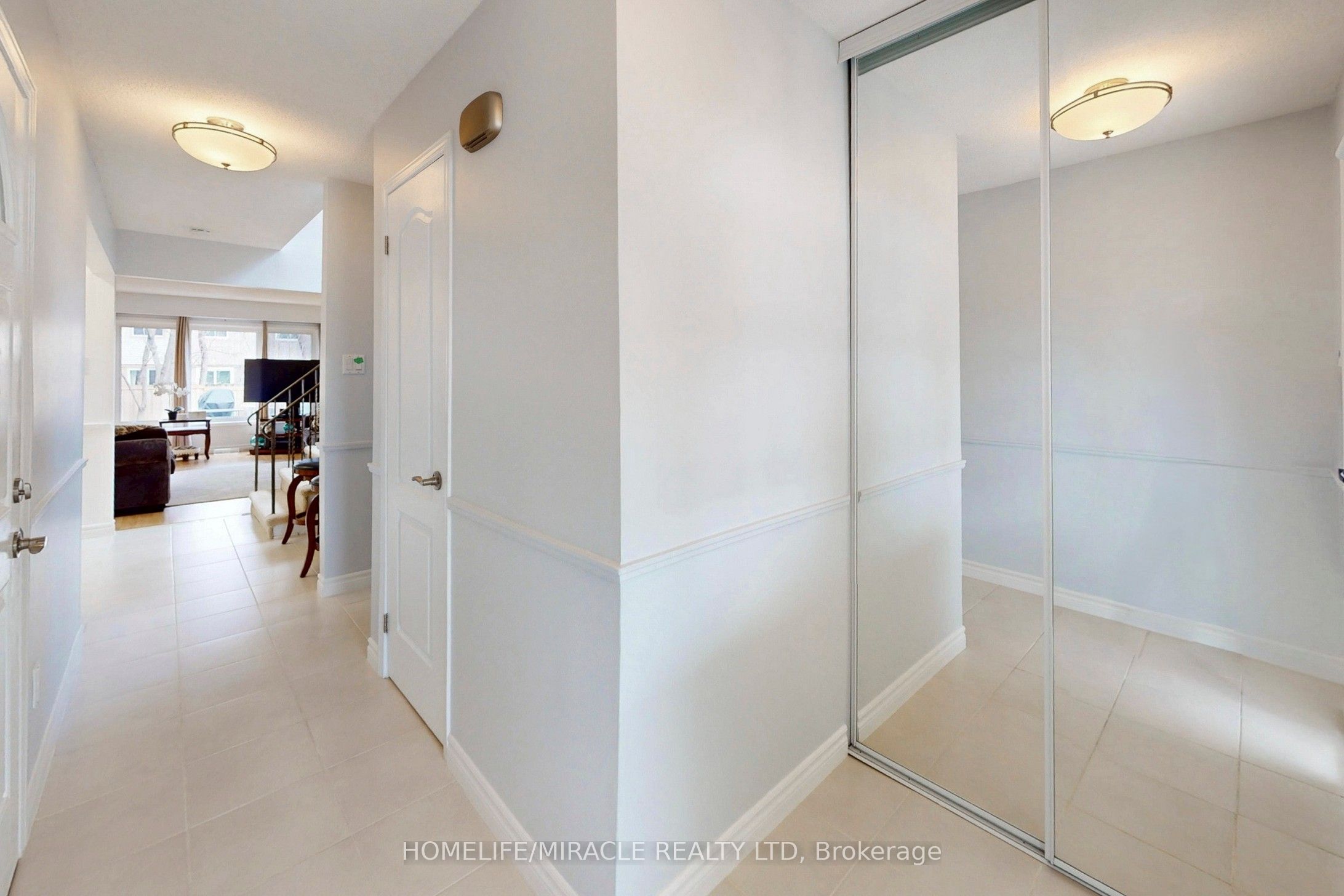 3489 Woodhurst Crescent