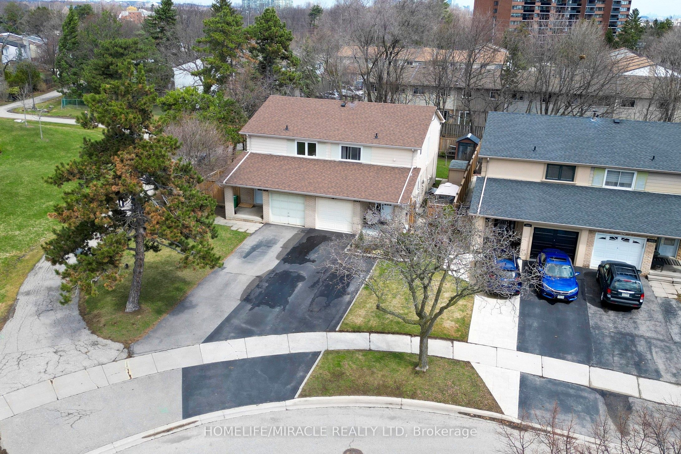 3489 Woodhurst Crescent