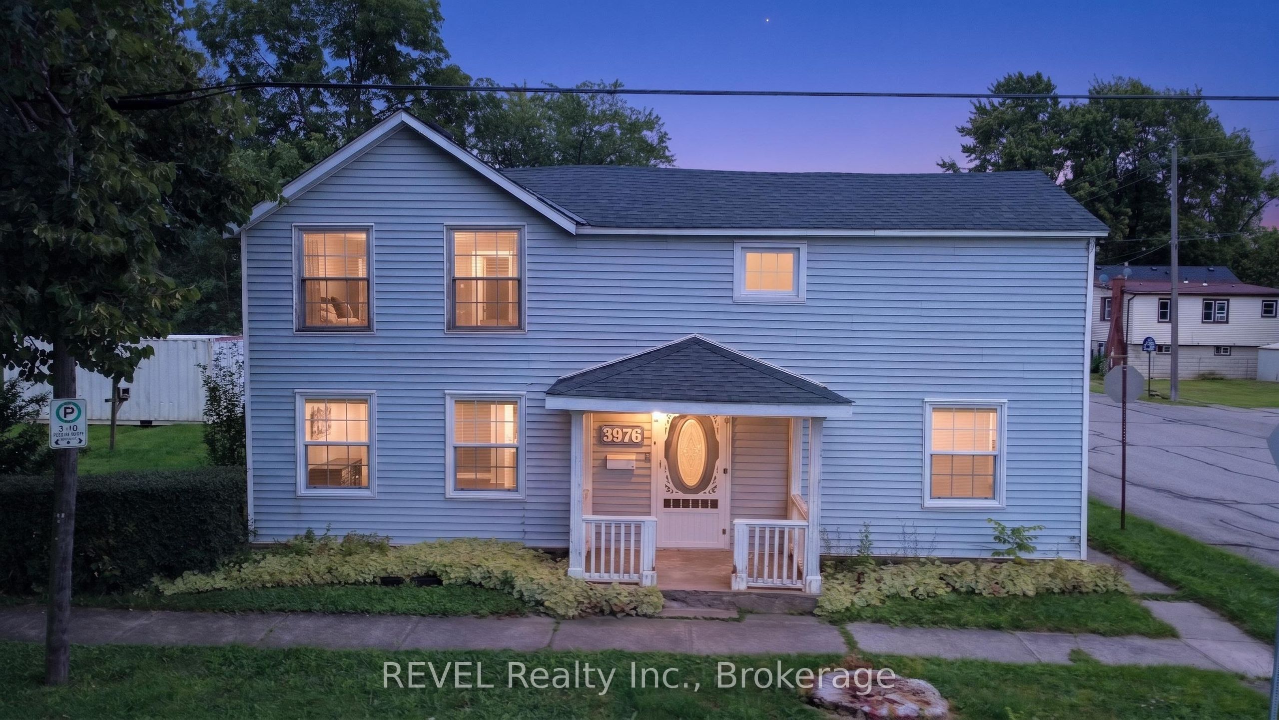3976 Chippawa Parkway