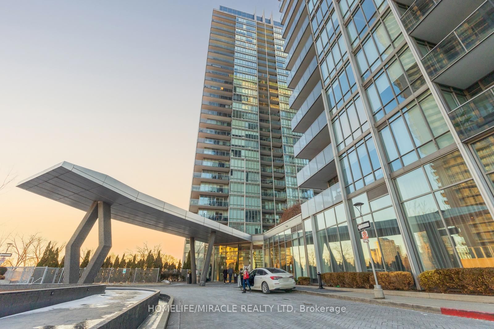 90 Park Lawn Road 2202