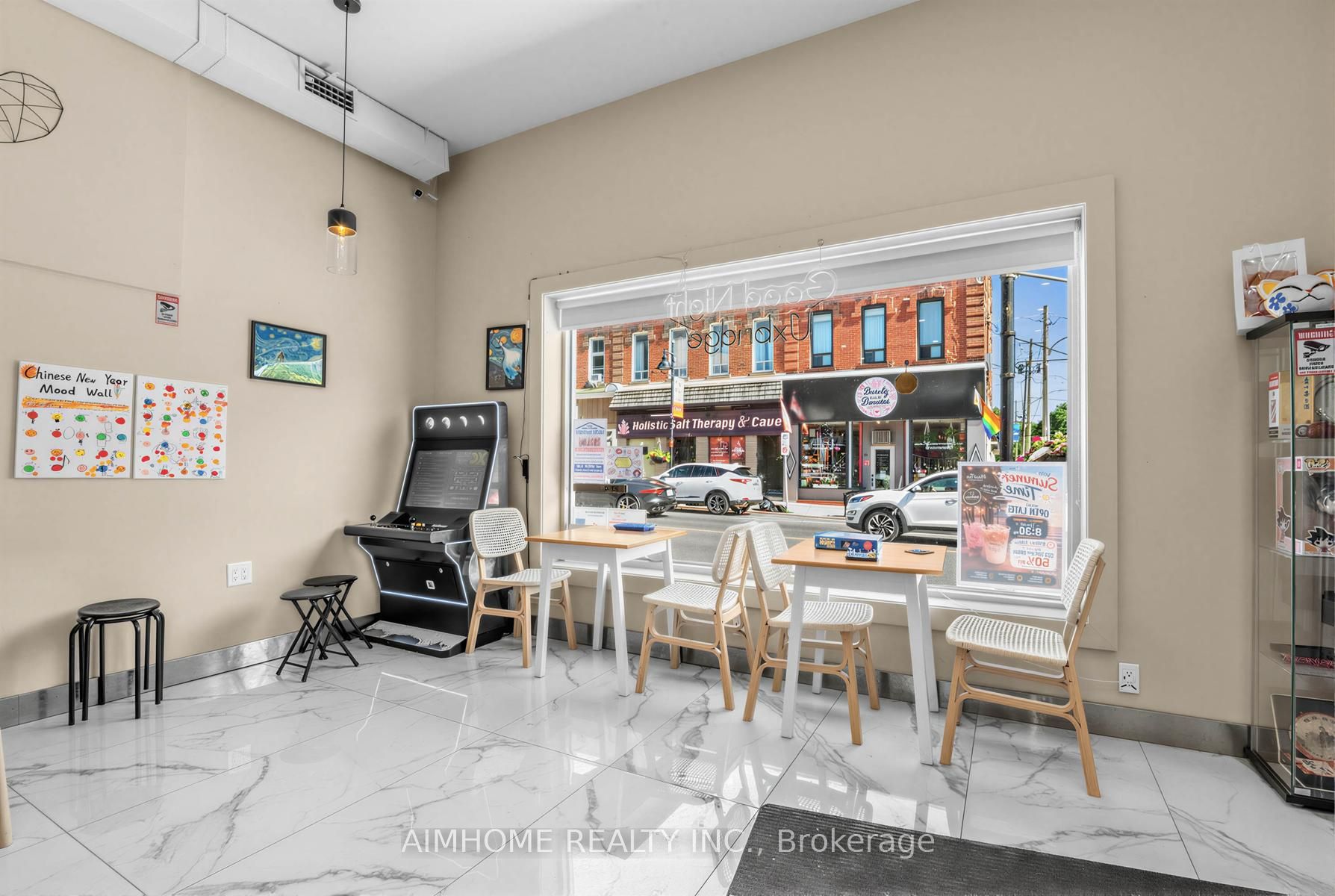 19-21 Brock Street W