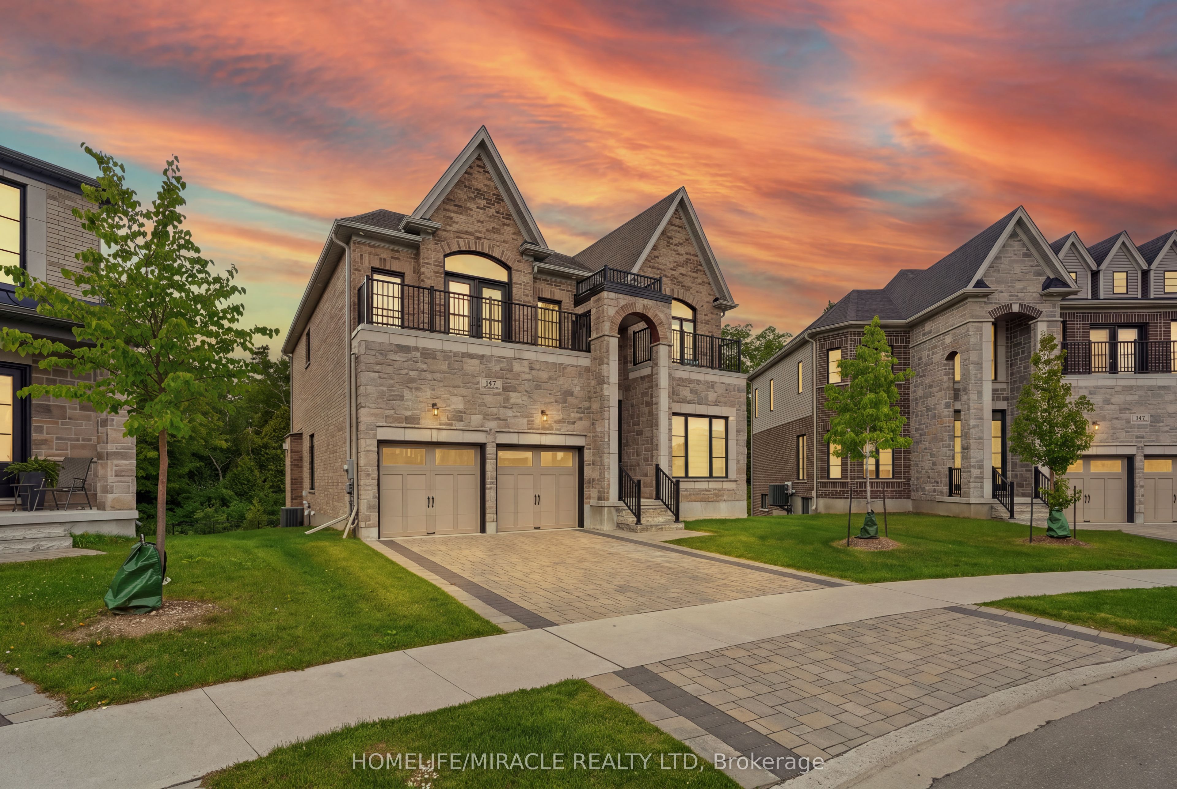 147 AMBROUS Crescent W