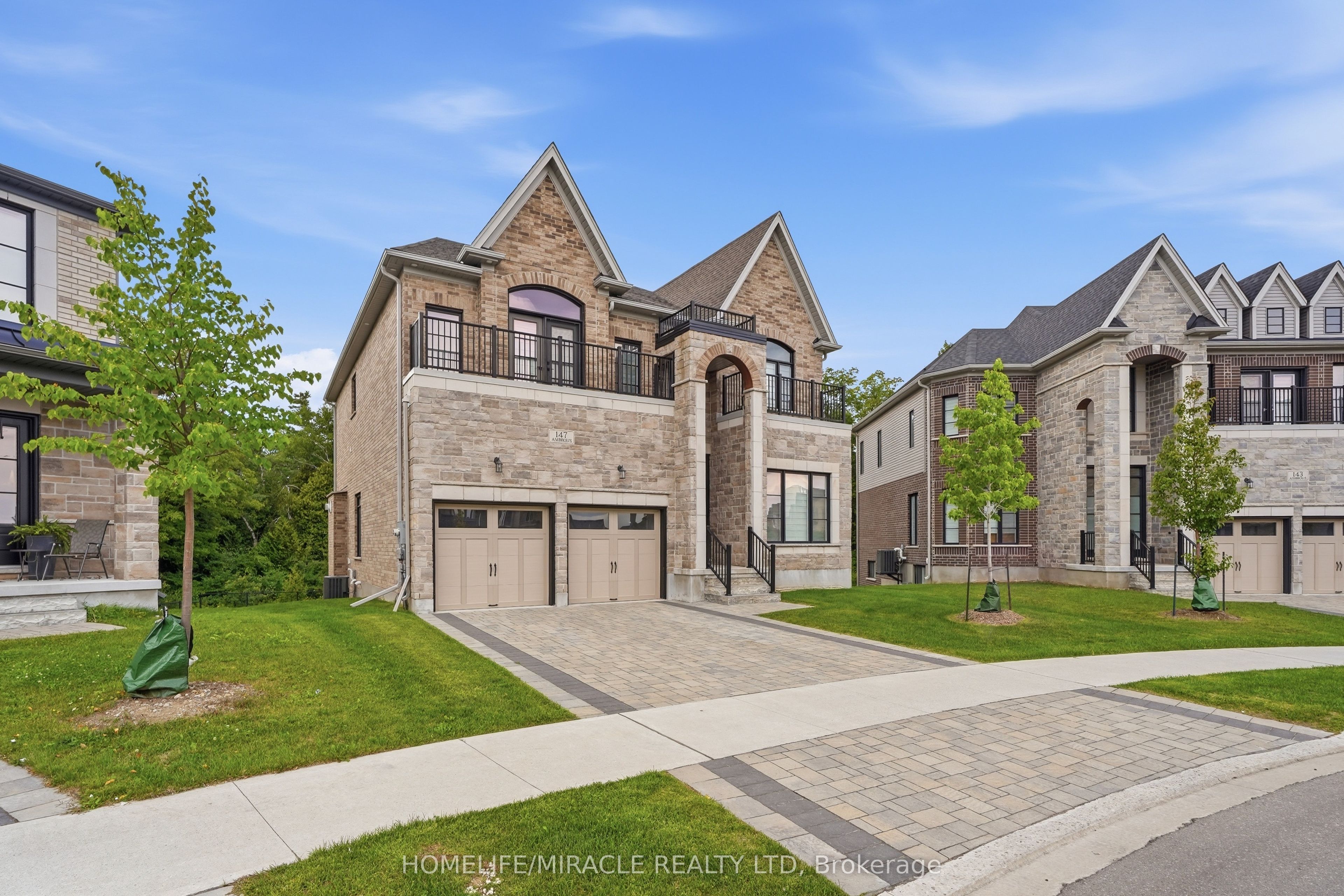 147 AMBROUS Crescent W