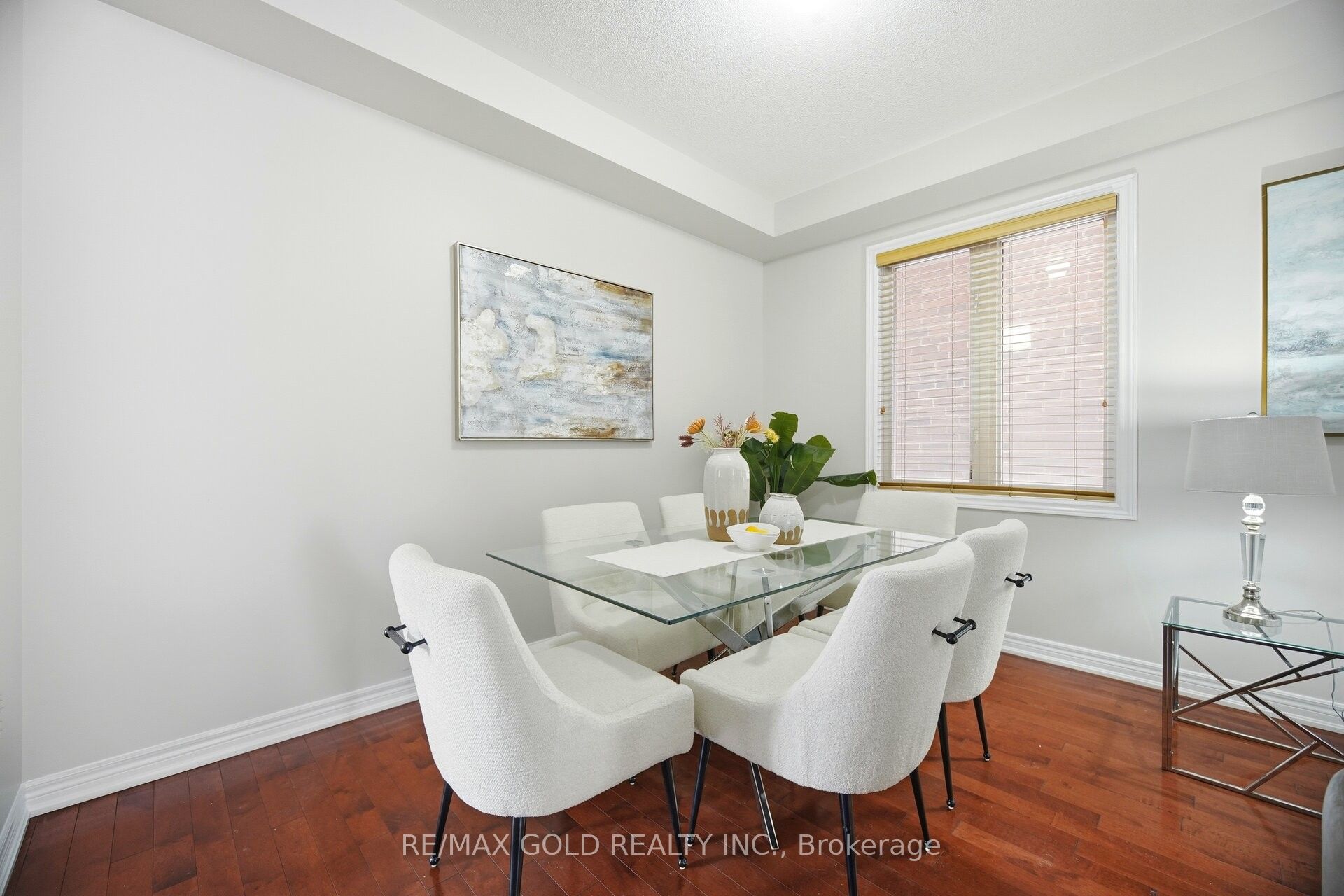 27 Drummondville Drive