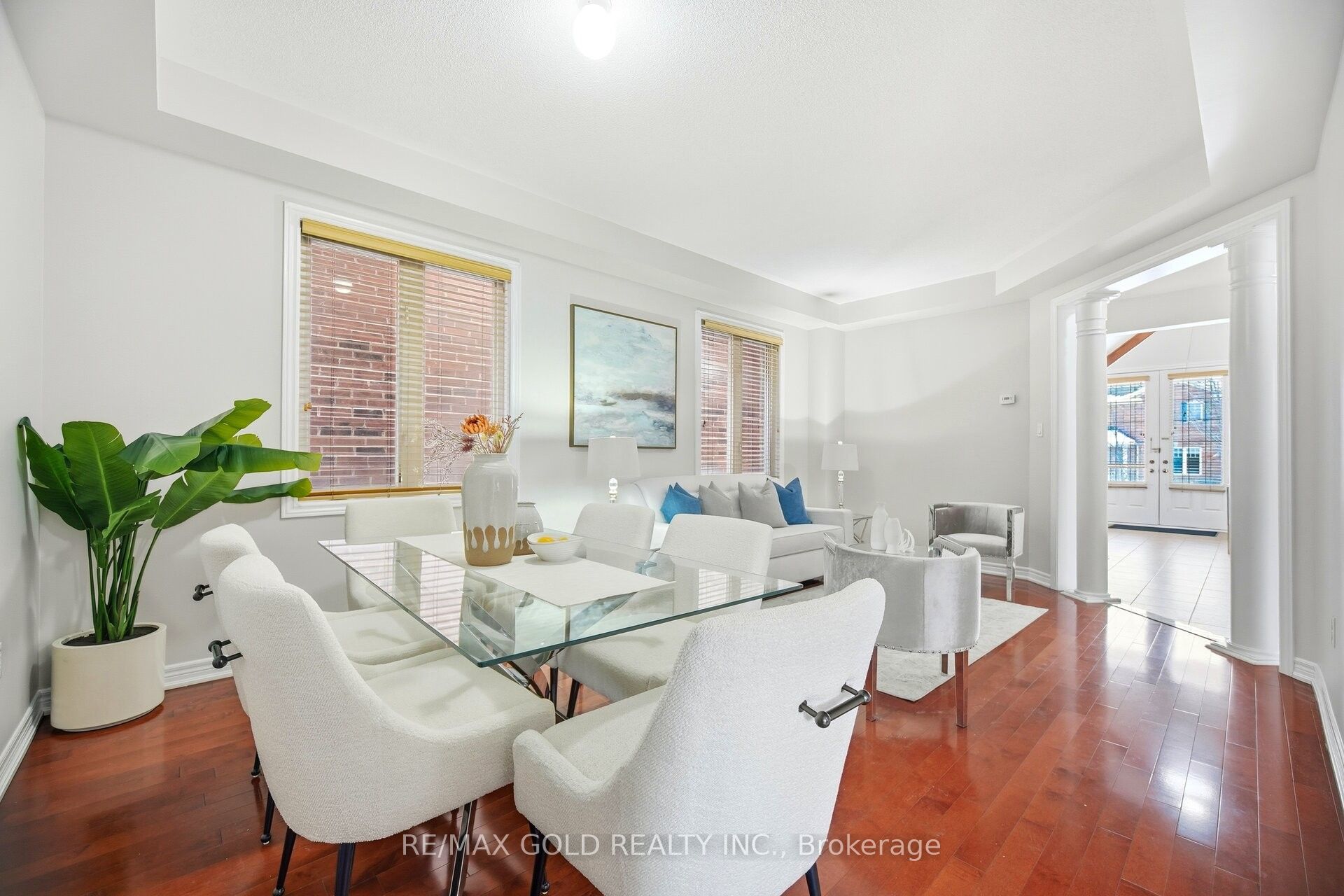 27 Drummondville Drive