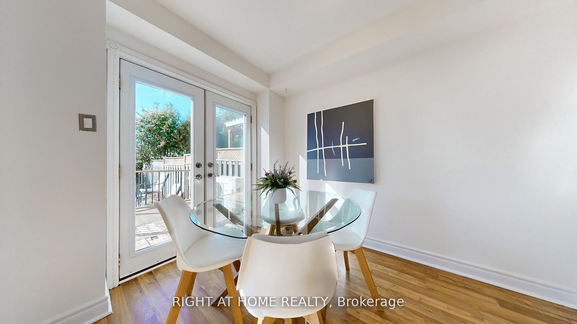 112 Creekwood Crescent