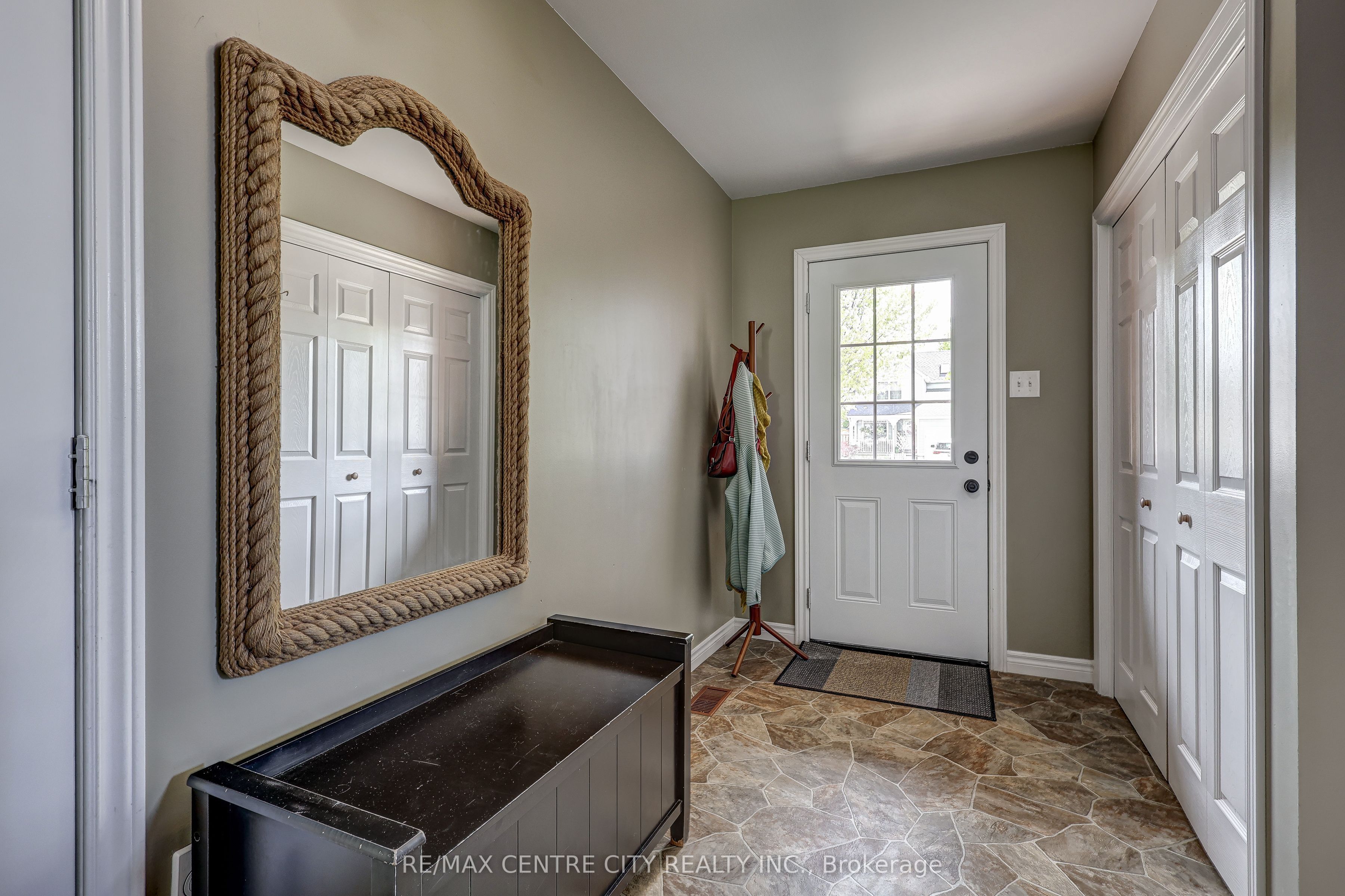 142 Dufferin Street