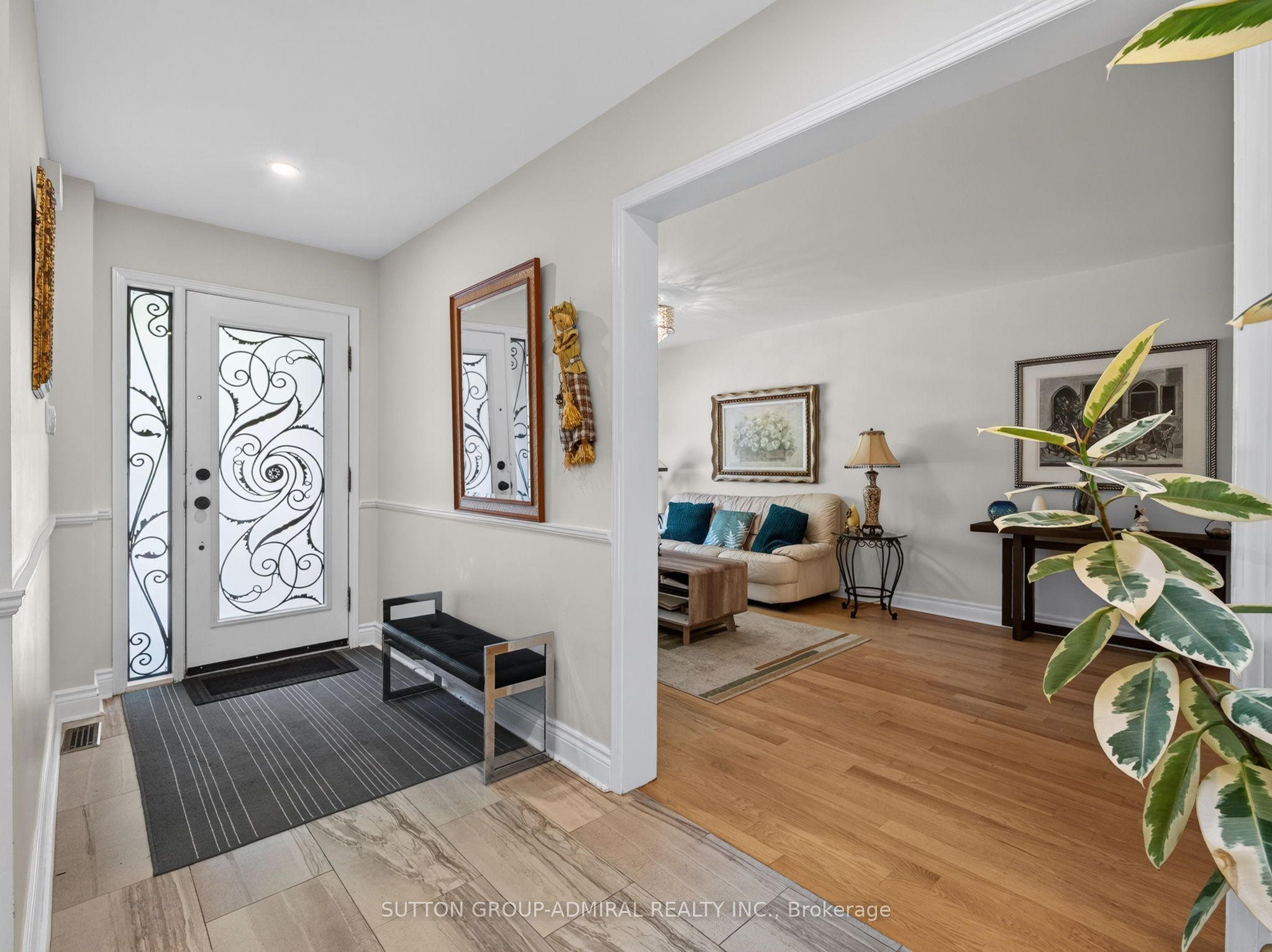99 Dundurn Crescent