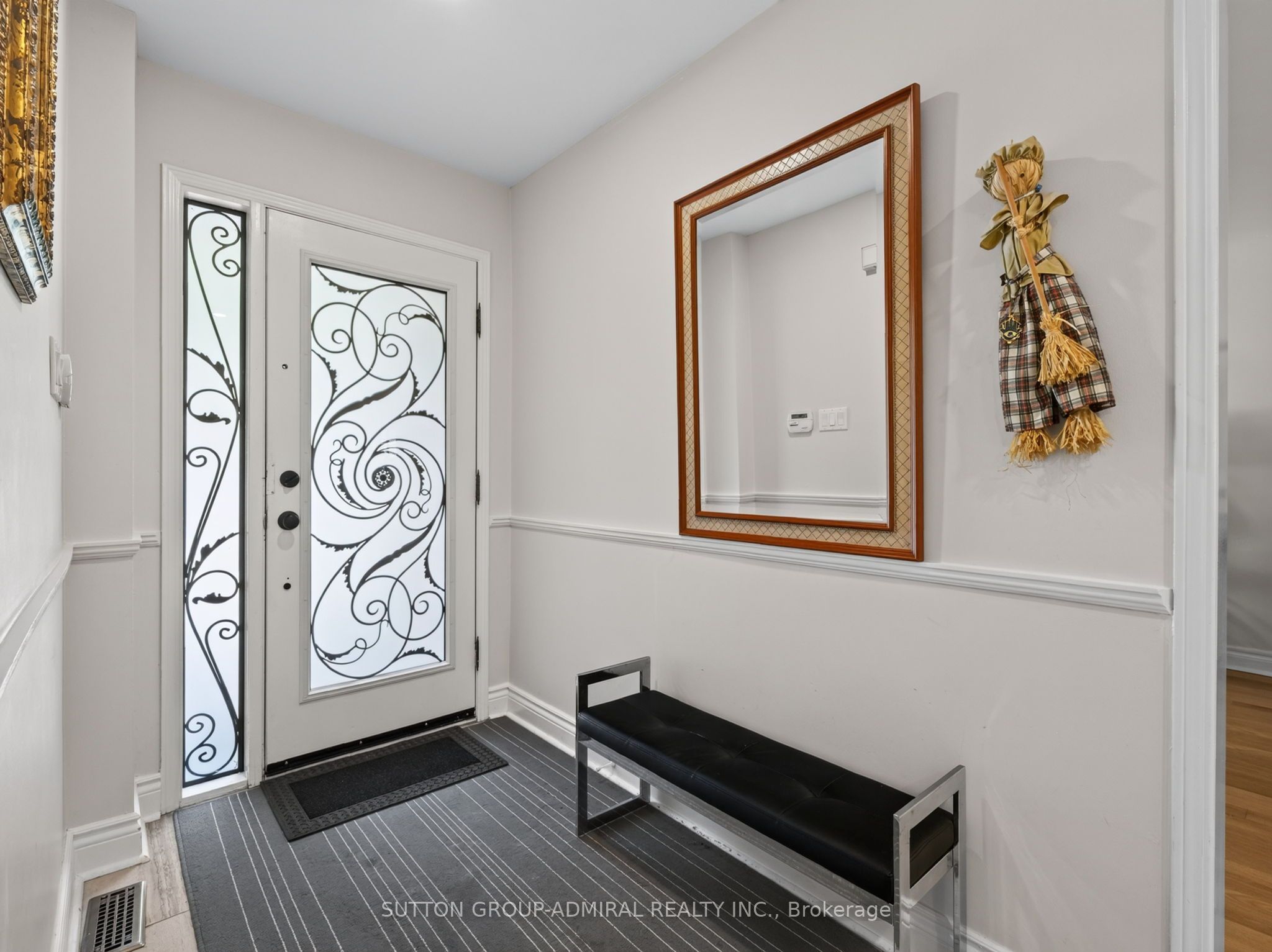 99 Dundurn Crescent