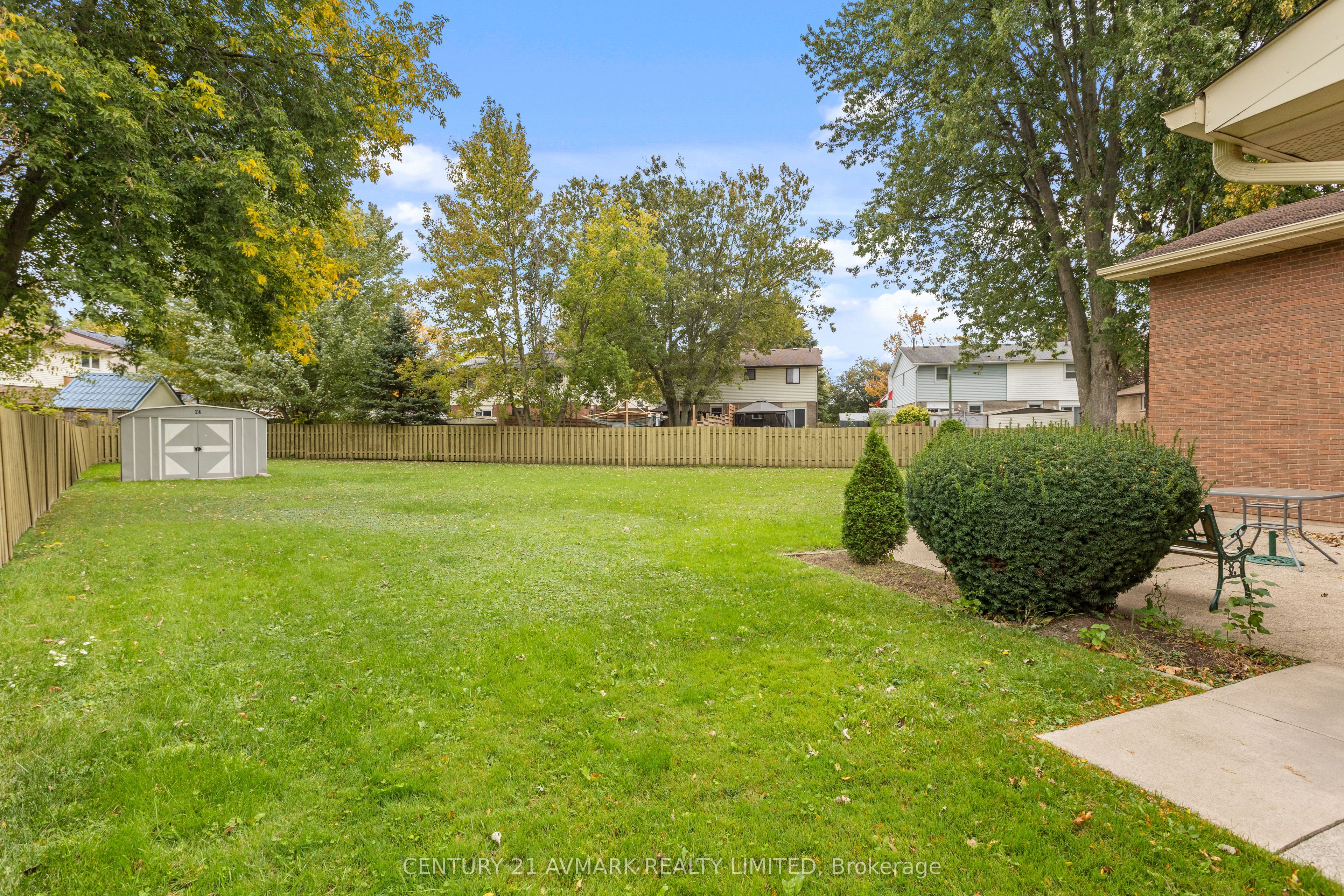 24 Huntington Circle