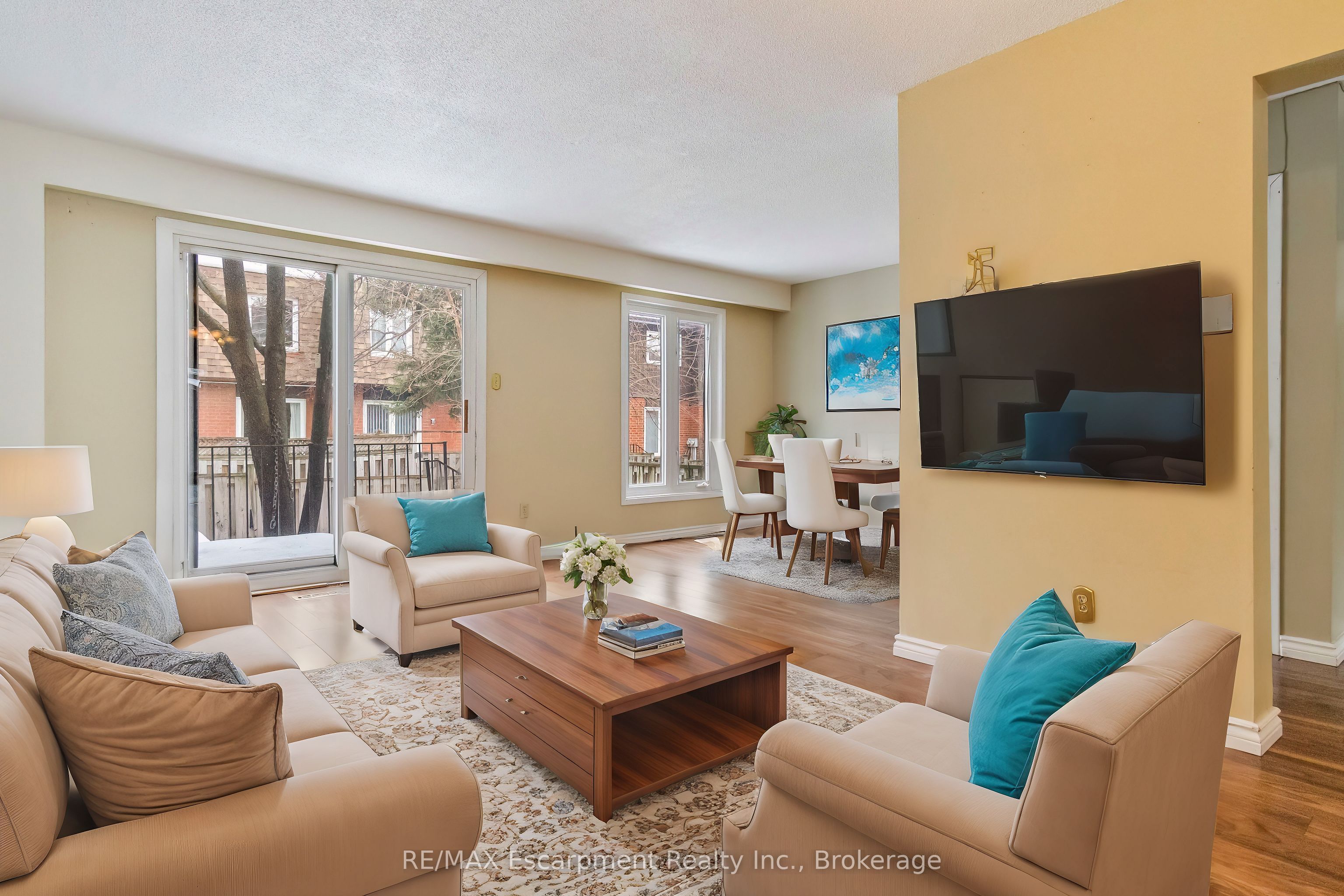 750 Burnhamthorpe Road E 25