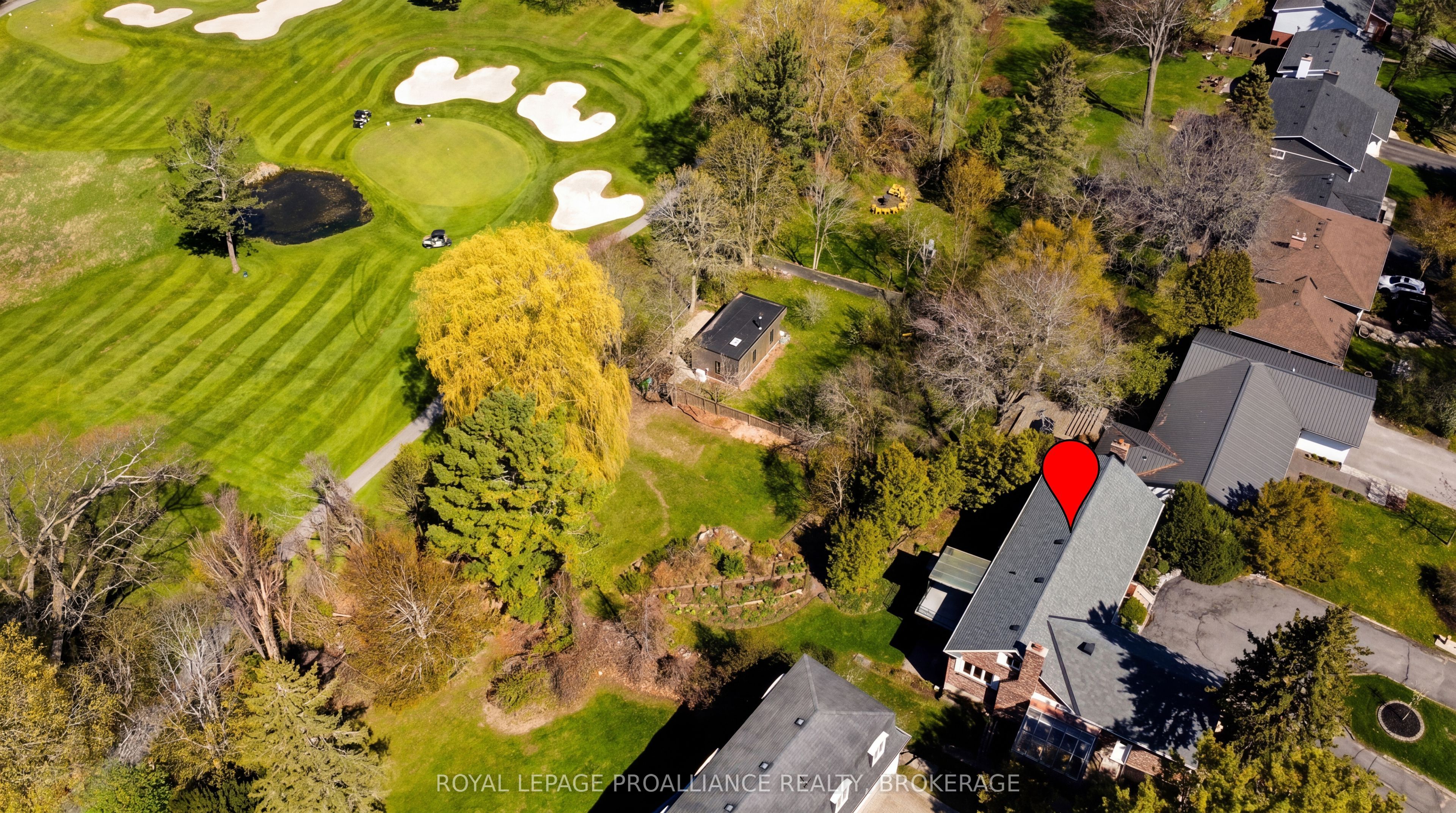 209 Fairway Hill Crescent