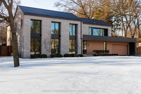 222 Burgundy Drive Oakville ON L6J 4G1