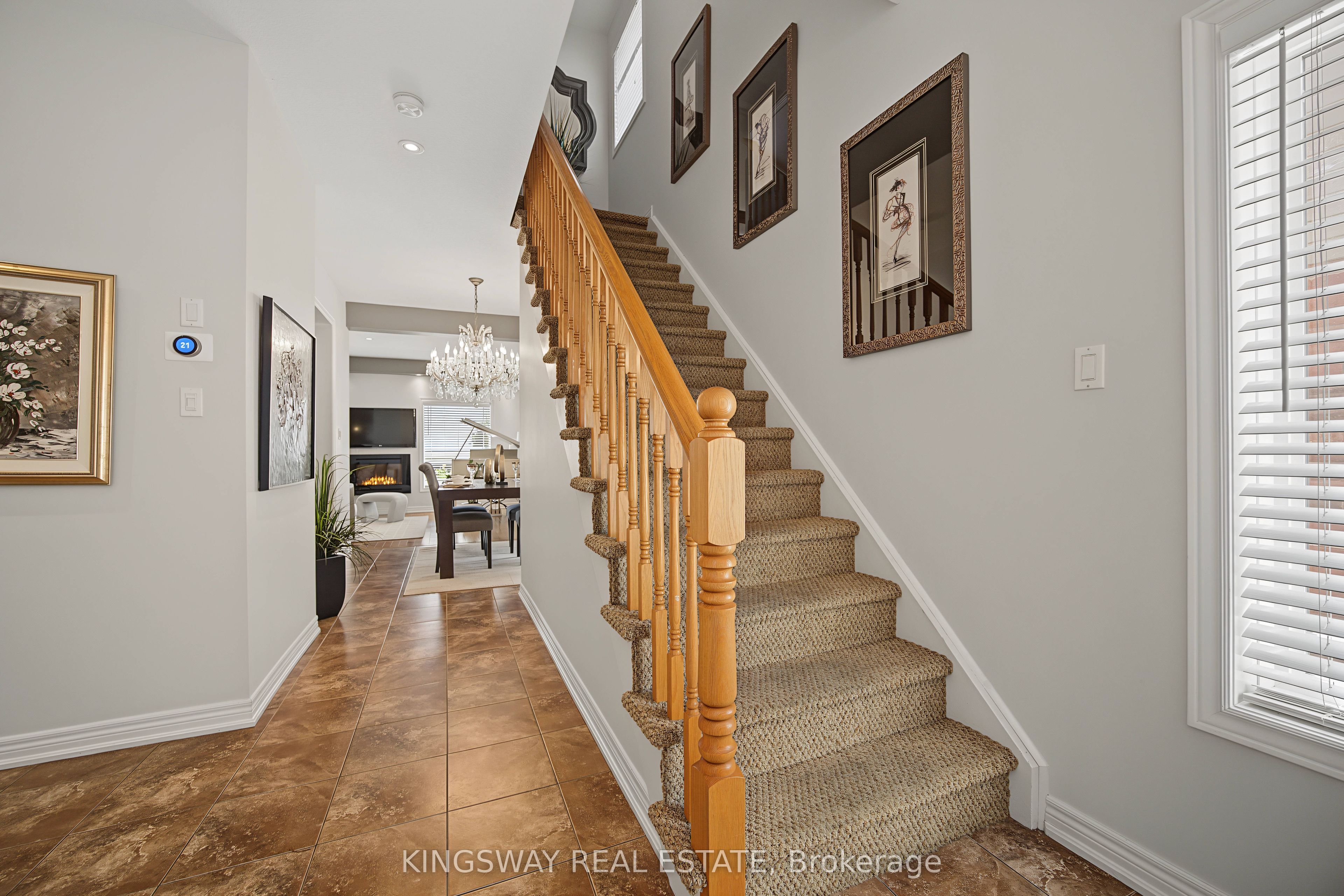 218 Plains Road E 11