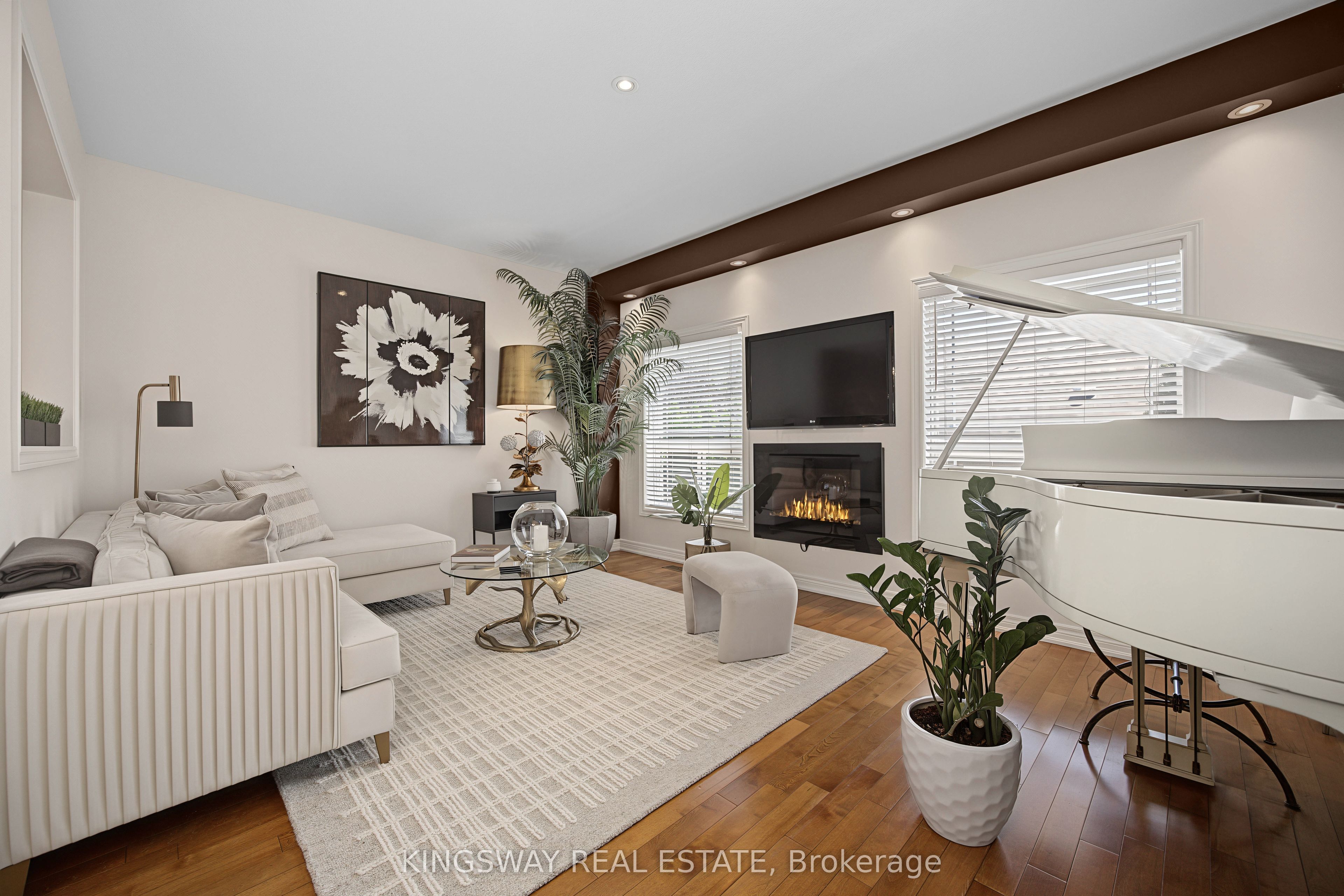 218 Plains Road E 11