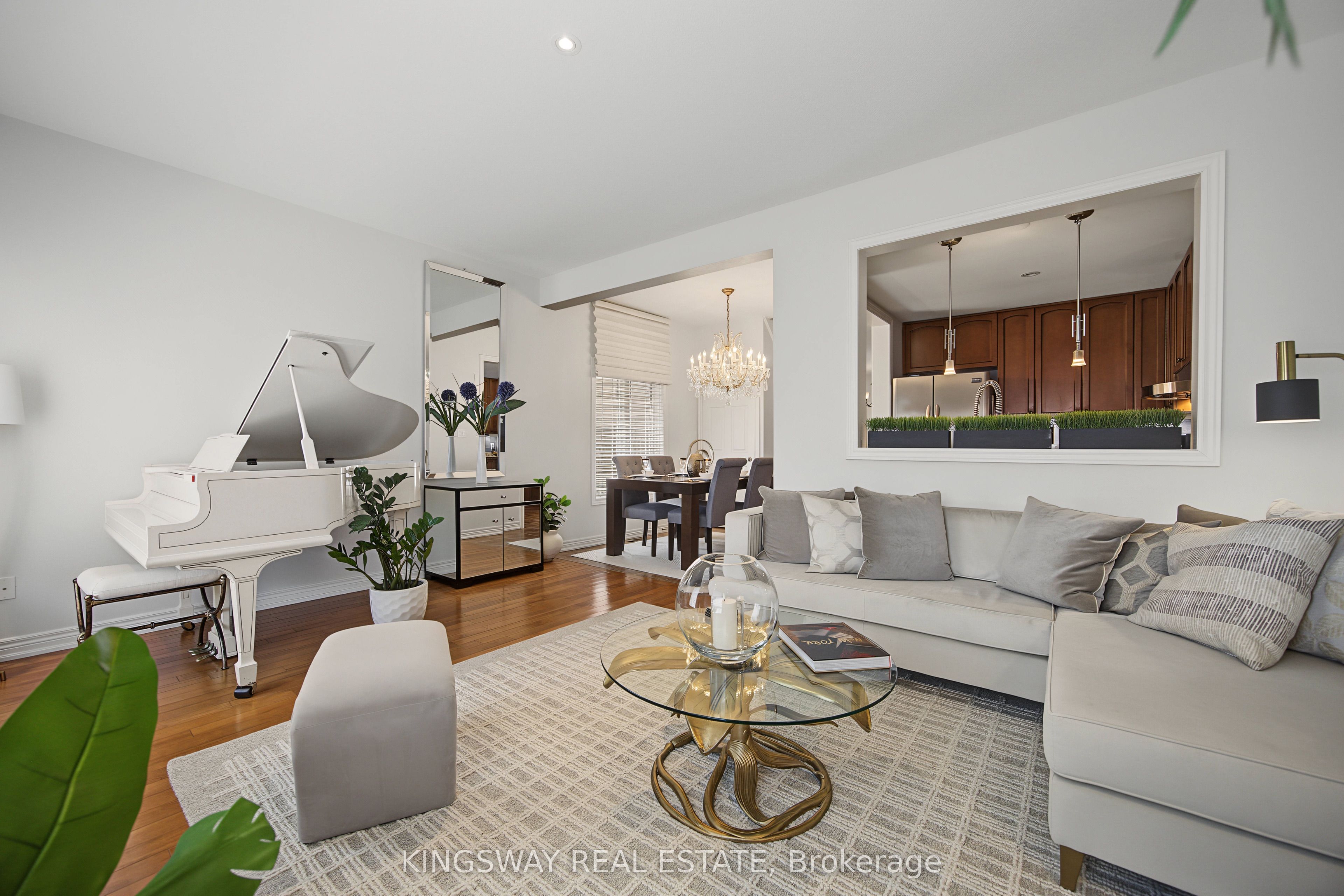 218 Plains Road E 11