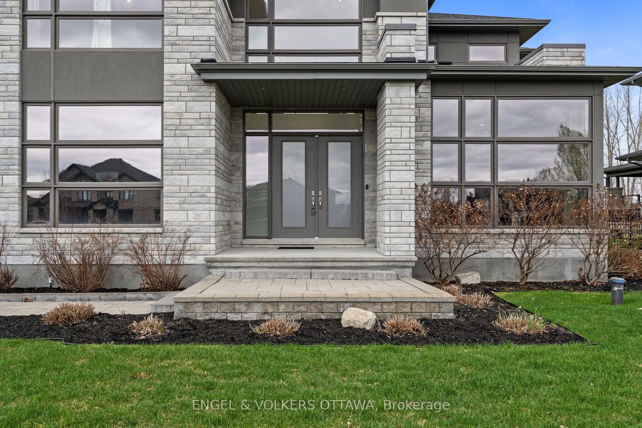 132 Dunblane Way