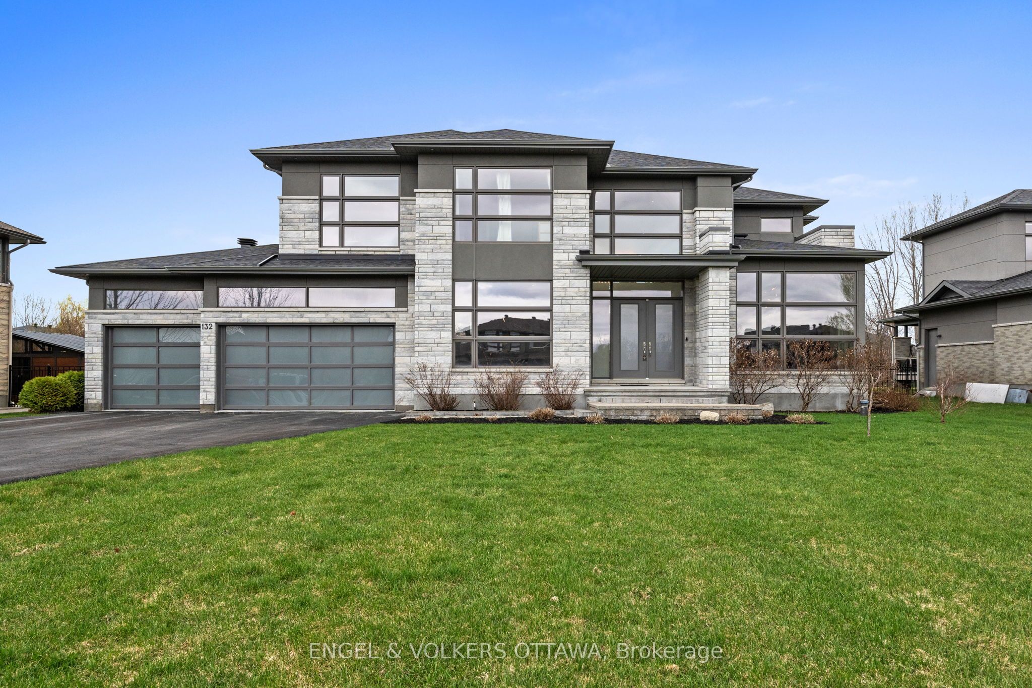 132 Dunblane Way