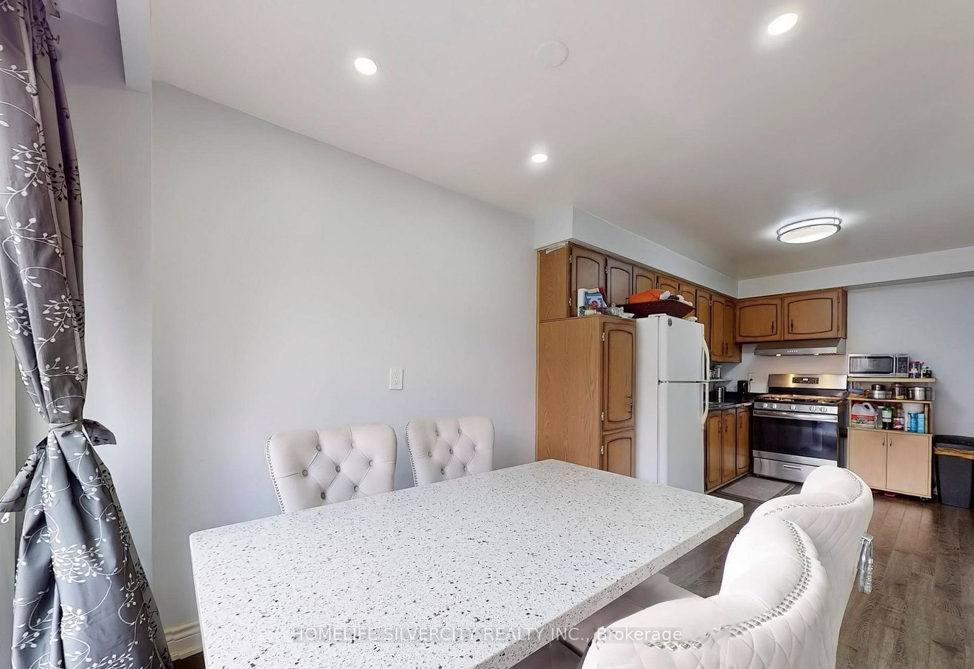 7033 Netherbrae Road 8