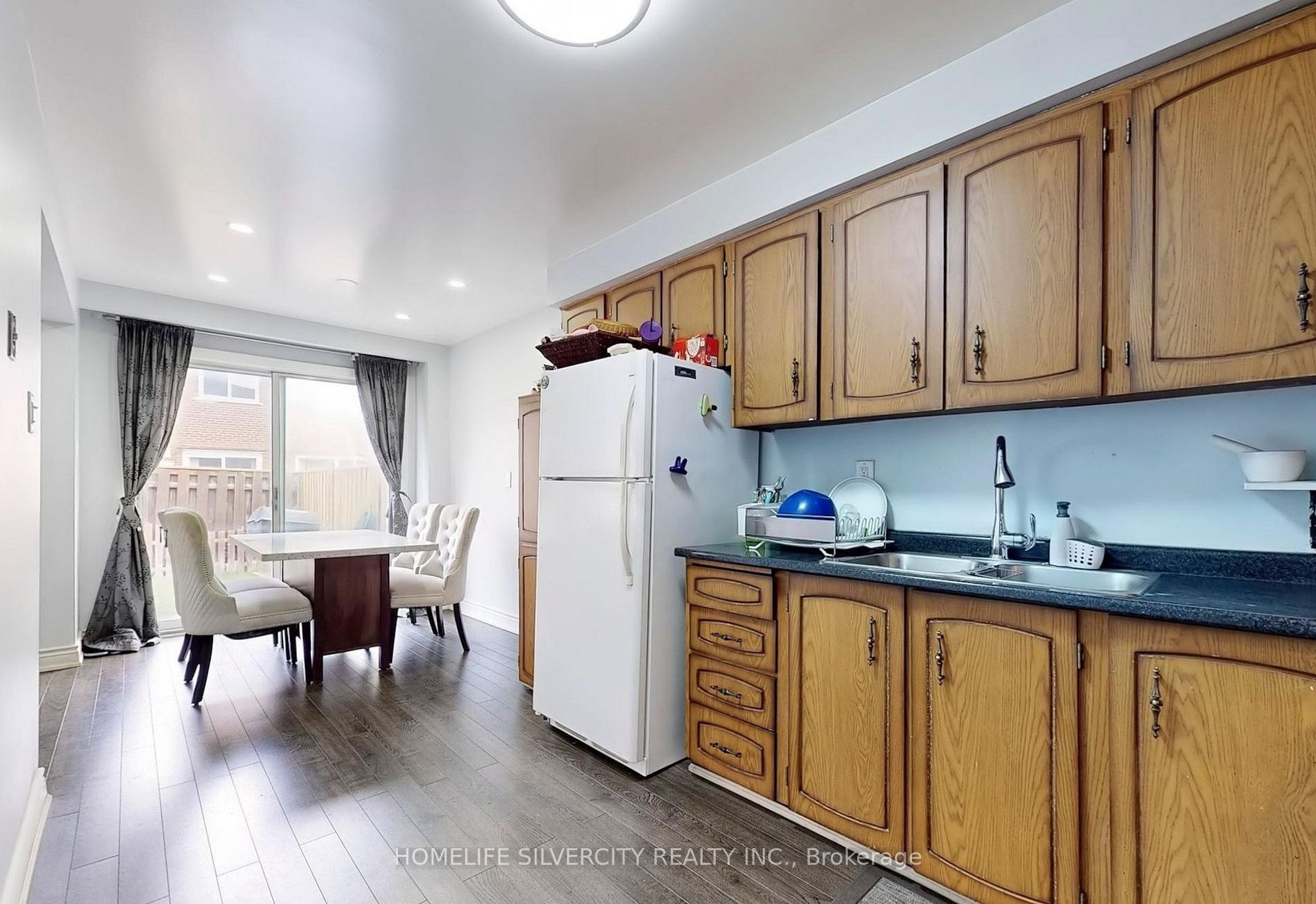 7033 Netherbrae Road 8