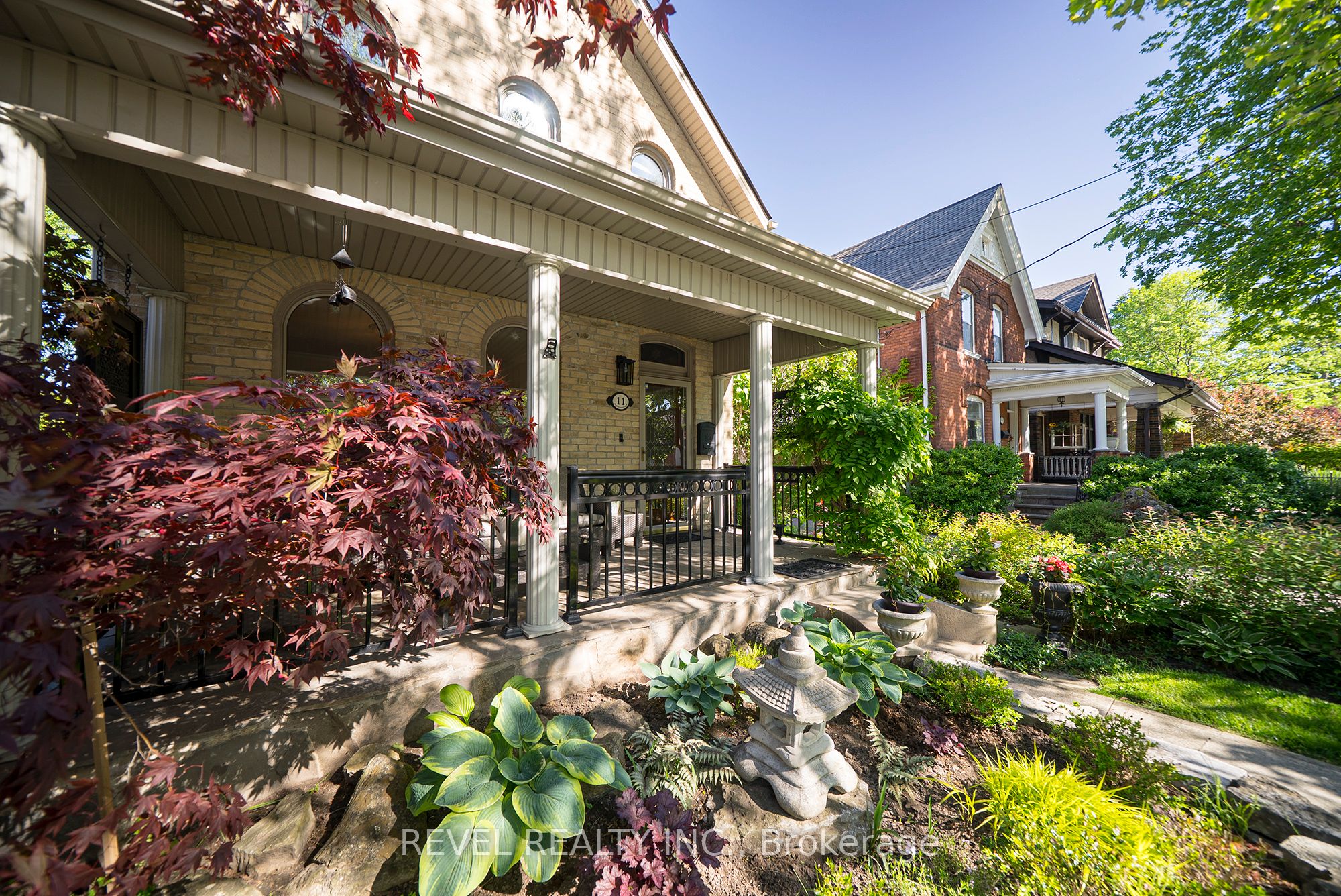 11 Chestnut Avenue