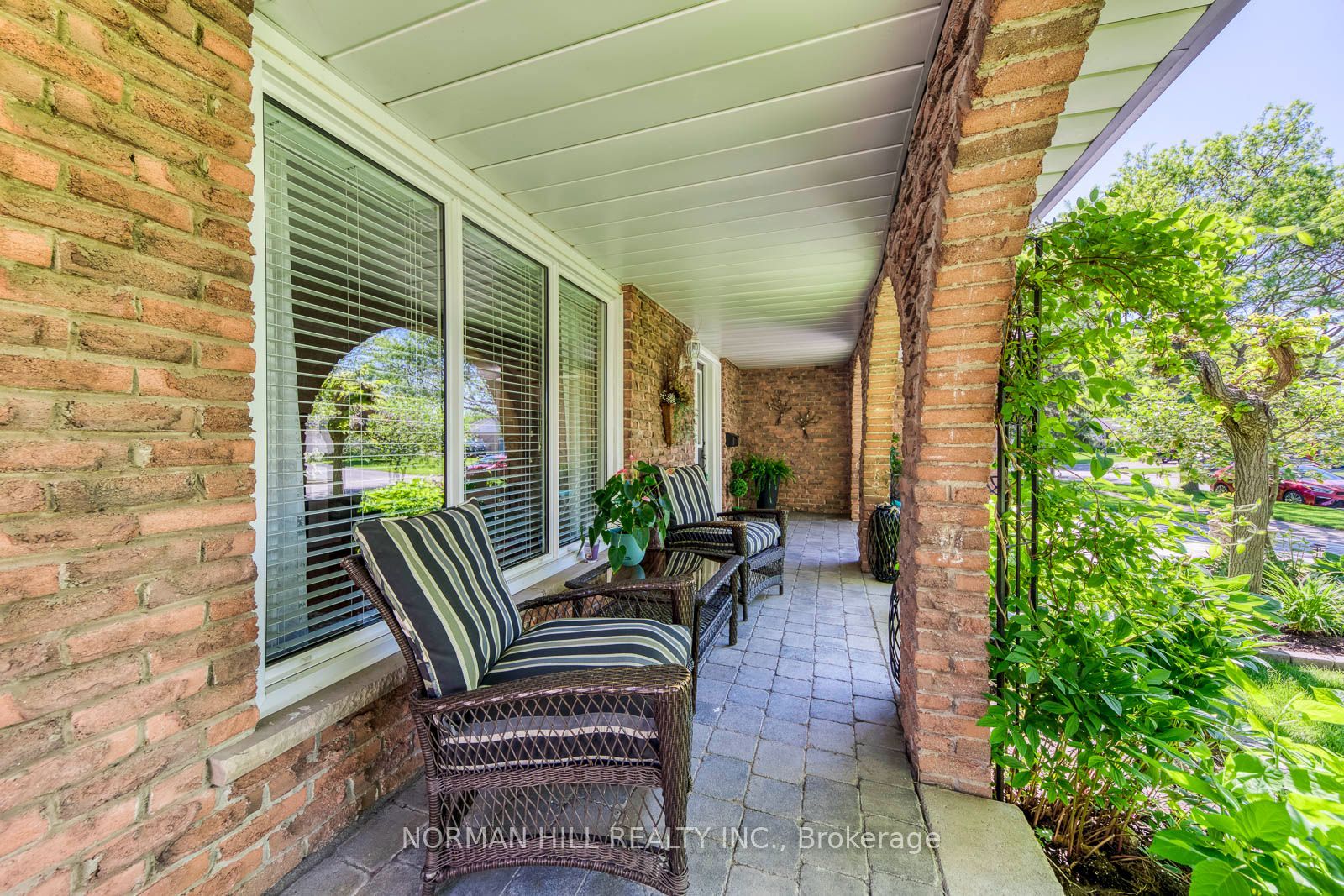 2491 Woburn Crescent