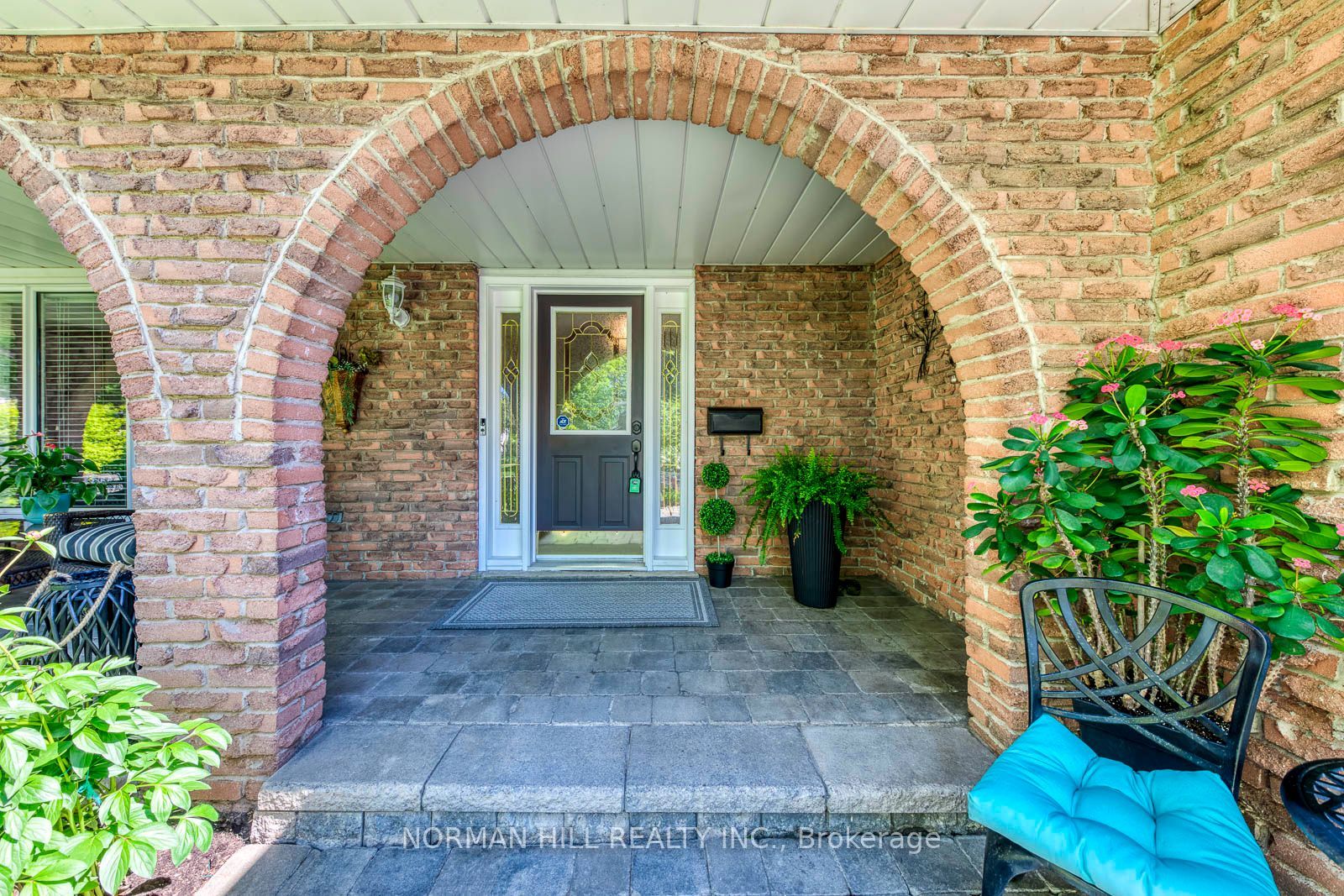 2491 Woburn Crescent