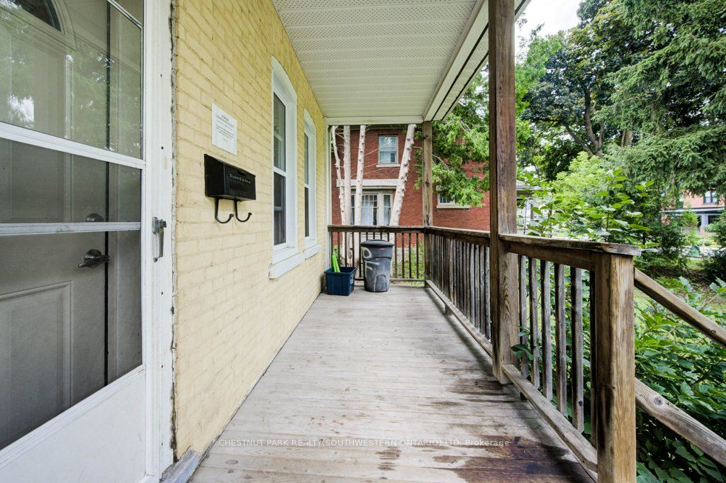 70 William Street W
