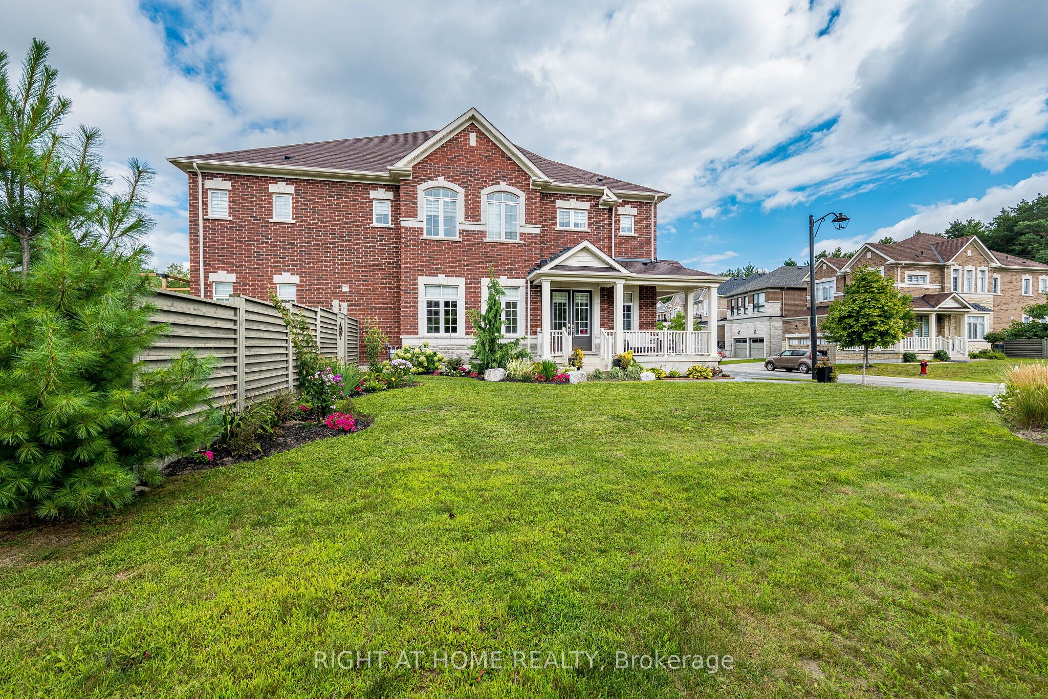 2 Cottonwood Hollow Court