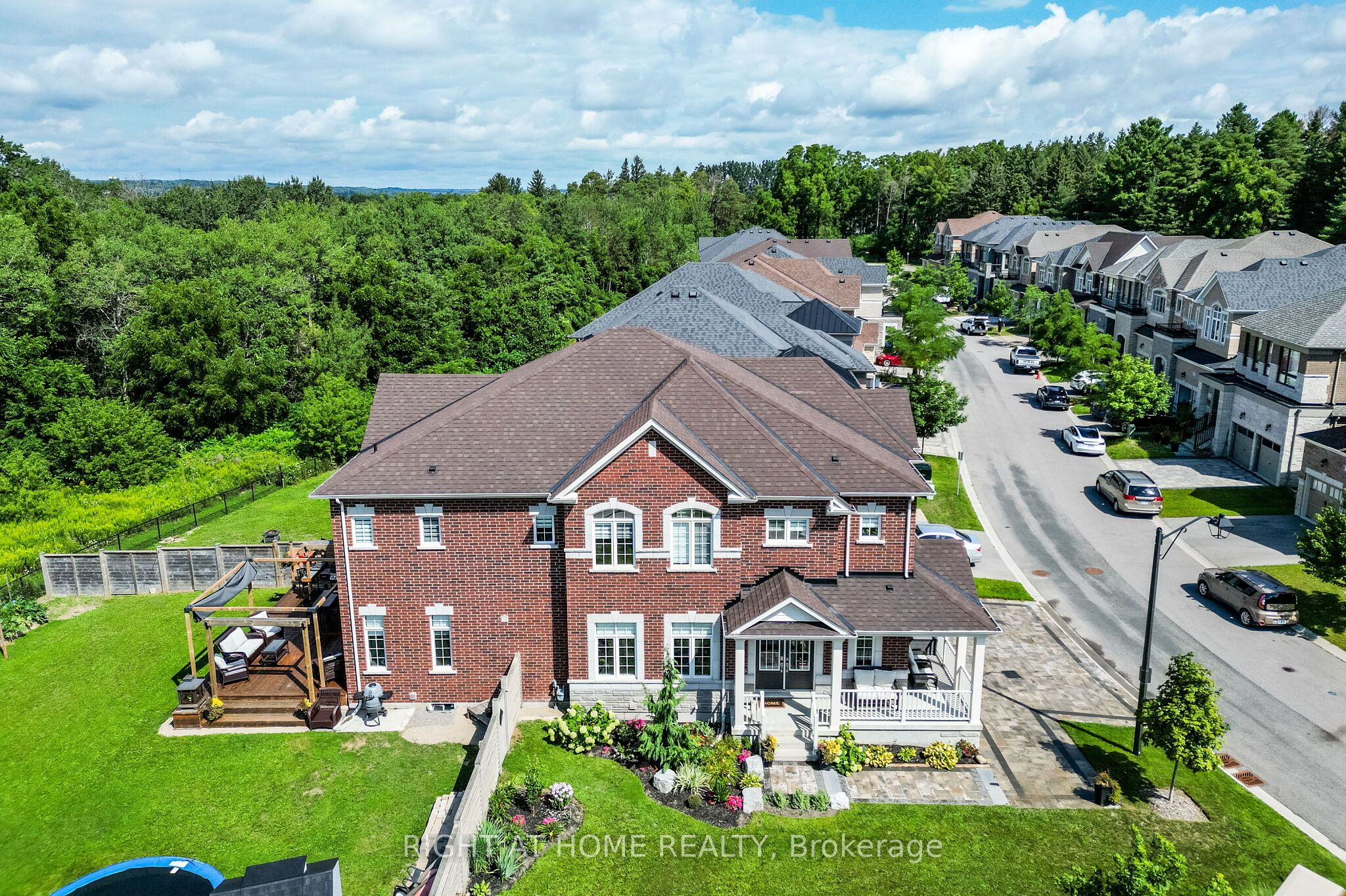 2 Cottonwood Hollow Court