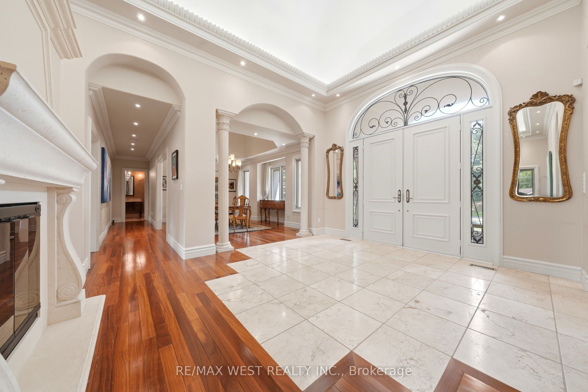 2 Kingswood Drive