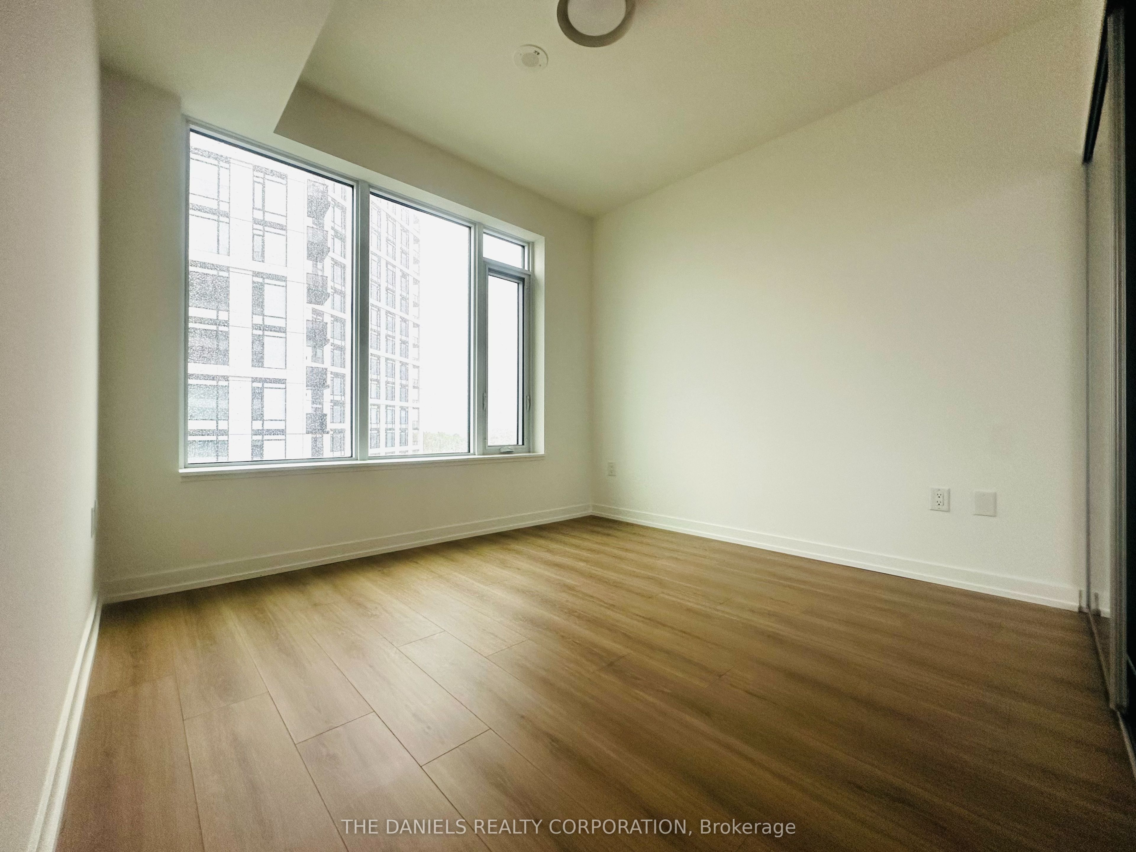 2485 Eglinton Avenue W 1204