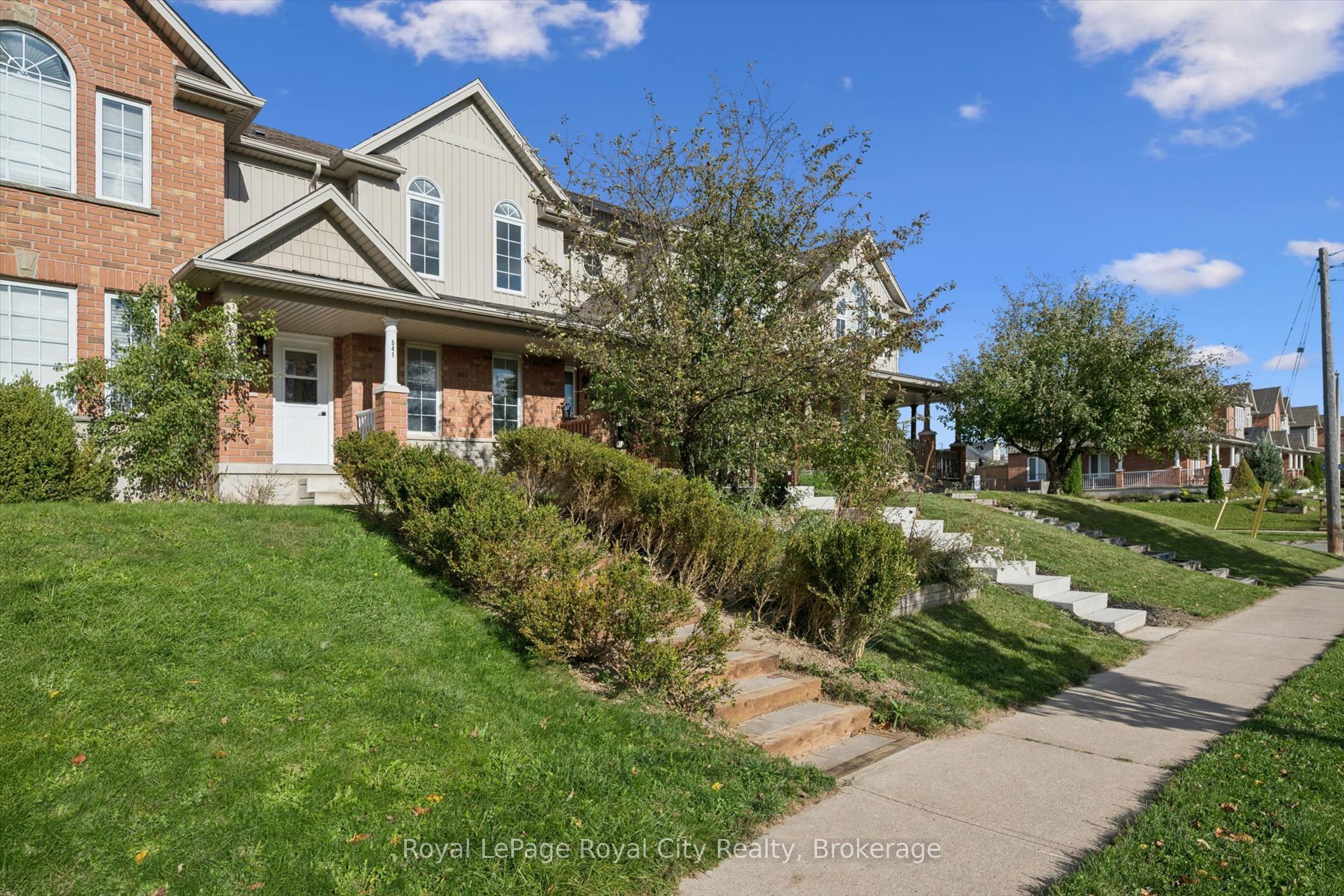 541 Victoria Road N