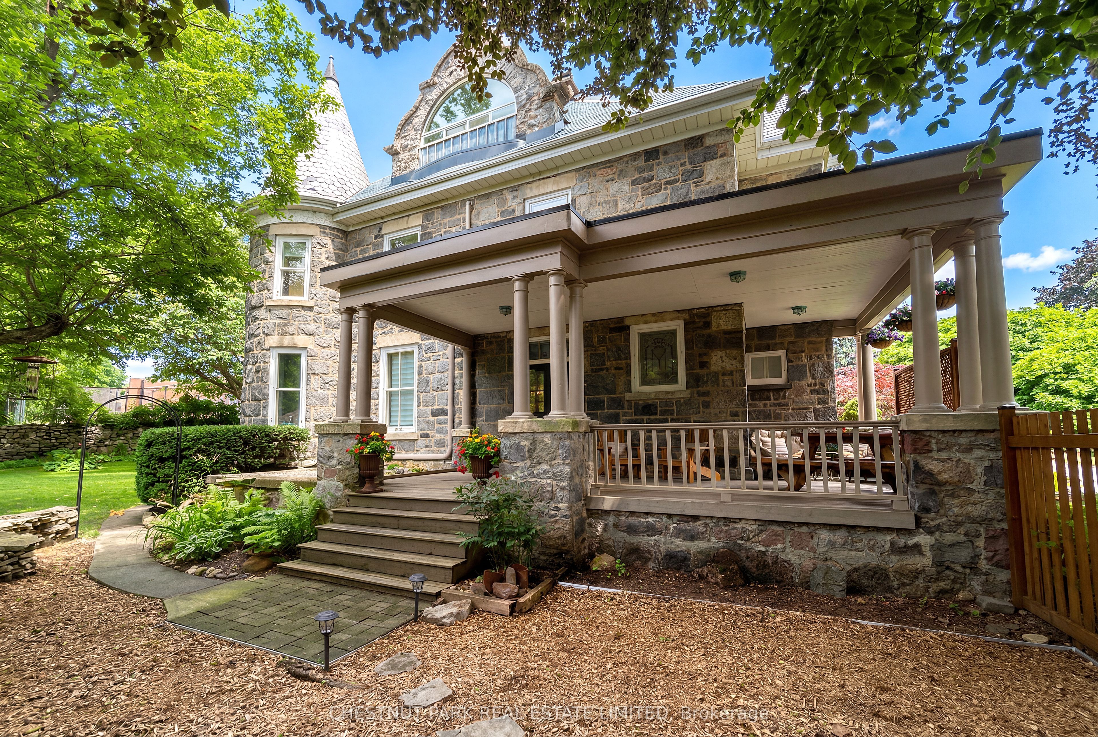 54 Bruce Street