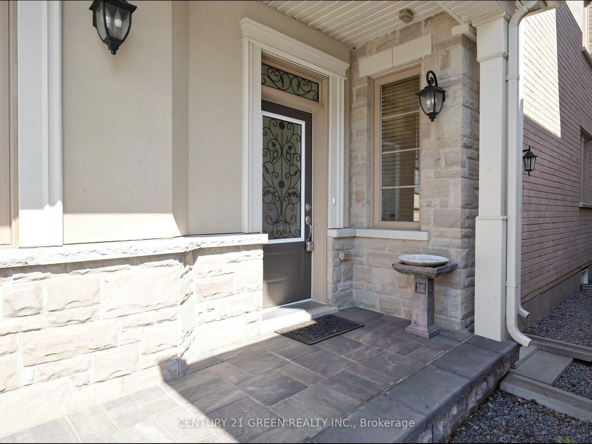1229 SWEETFERN Crescent