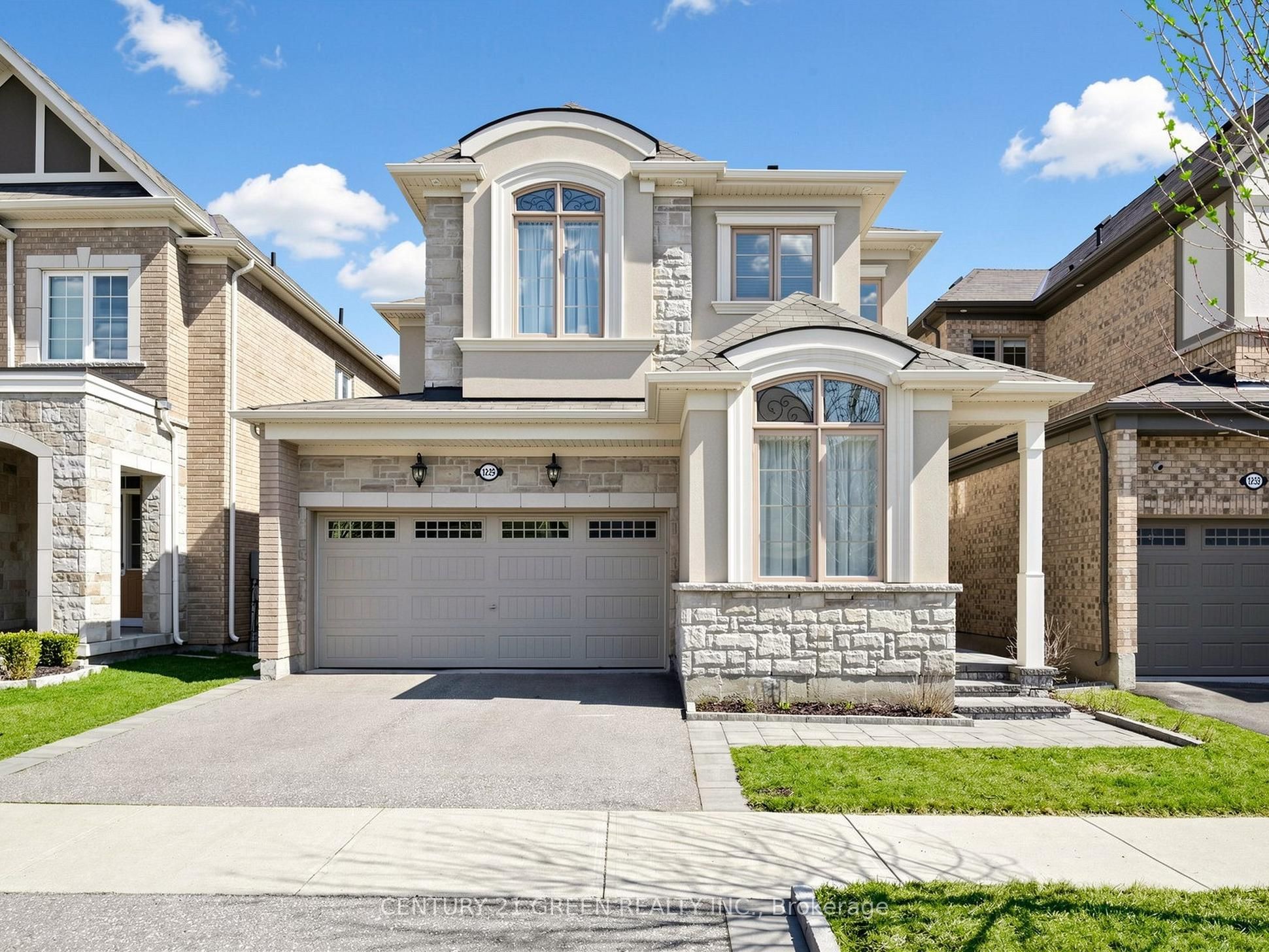 1229 SWEETFERN Crescent
