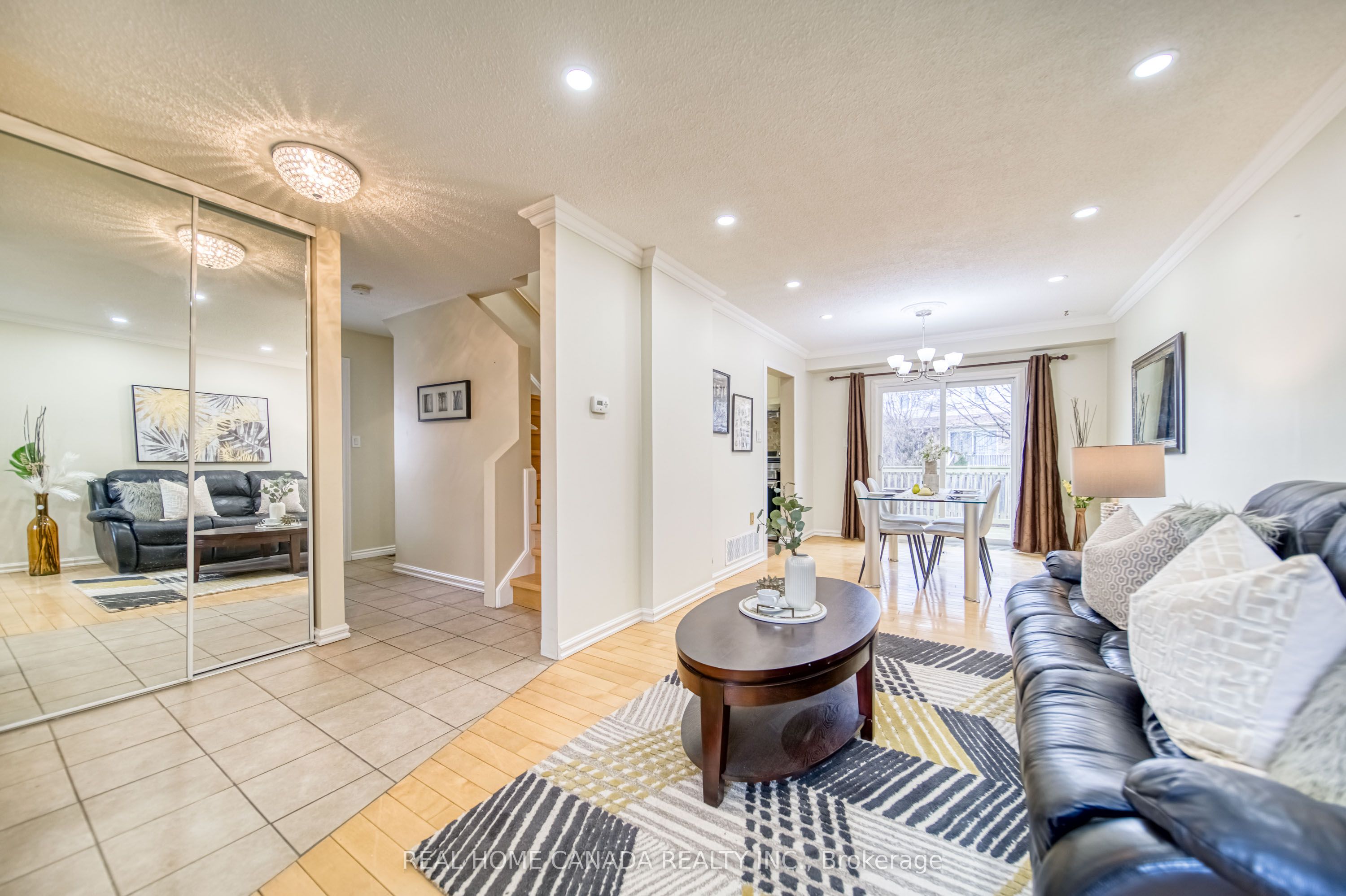 6051 Fullerton Crescent