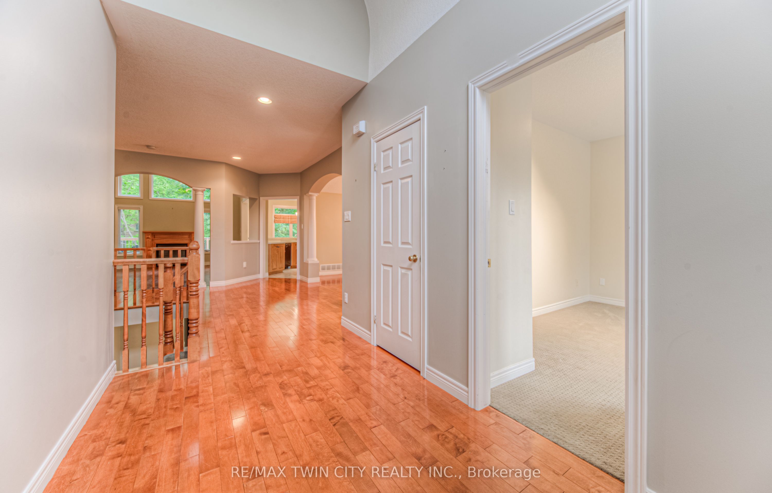 532 Birchleaf Walk E